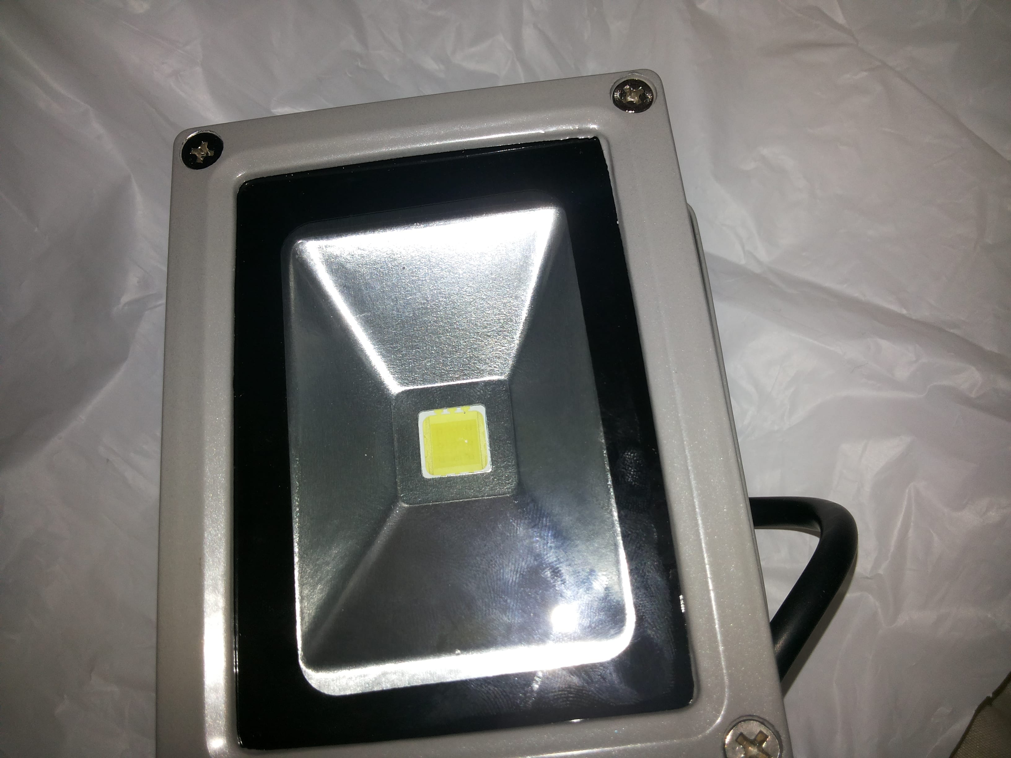 كشف جديد نوع 10w Floodlight
لا تنسَ أنك شاهدت هذا الإعلان في عنكبوت
كشف قوة 10w...