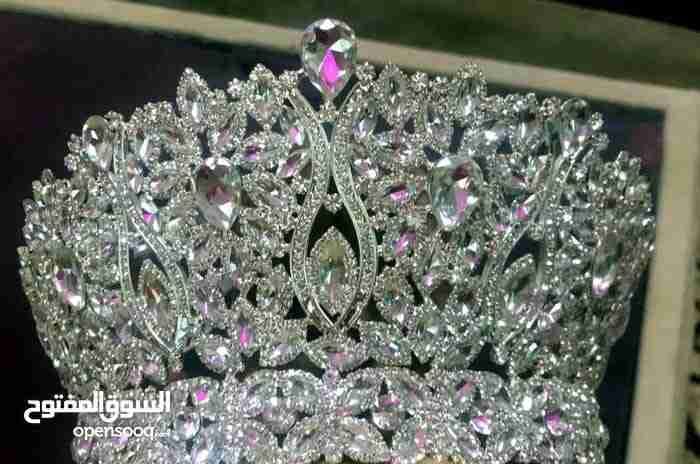 بدلة عروس قصيرة ملبوسة فقط مرتين مع (باكلس) والتاج جديد لم يلبس
لا تنسَ أنك شاهدت هذا الإعلان في عنكبوت...