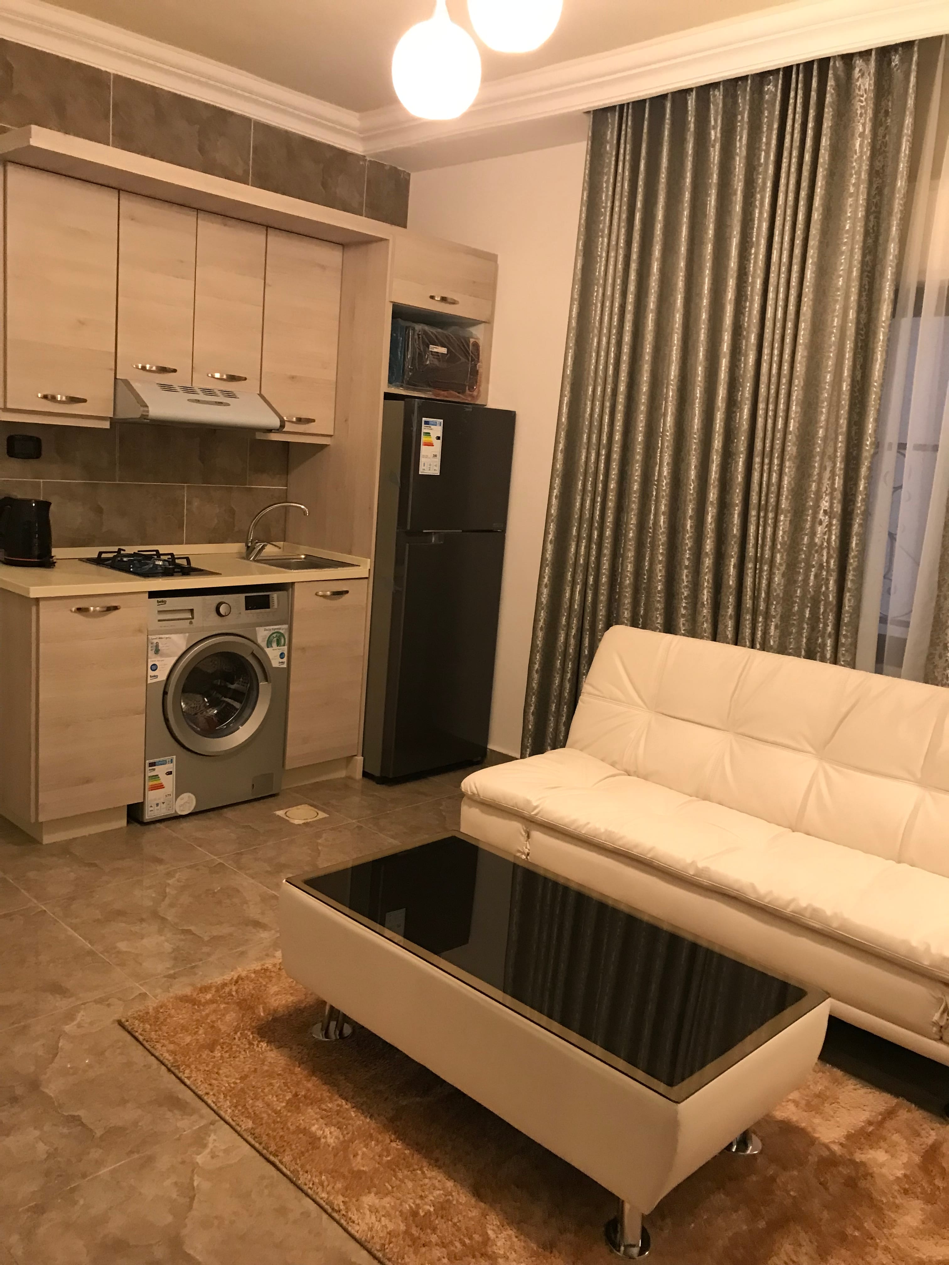 شقة 80 متر مقسومة استوديوهين مفروشة بعائد سنوي 8400 دينار للبيع في شارع الجامعة
لا تنسَ أنك شاهدت هذا الإعلان في عنكبوت...
