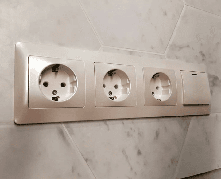 المهندس لتمديدات الكهربائيه والصيانه العامه
لا تنسَ أنك شاهدت هذا الإعلان في عنكبوت
المهندس ا...