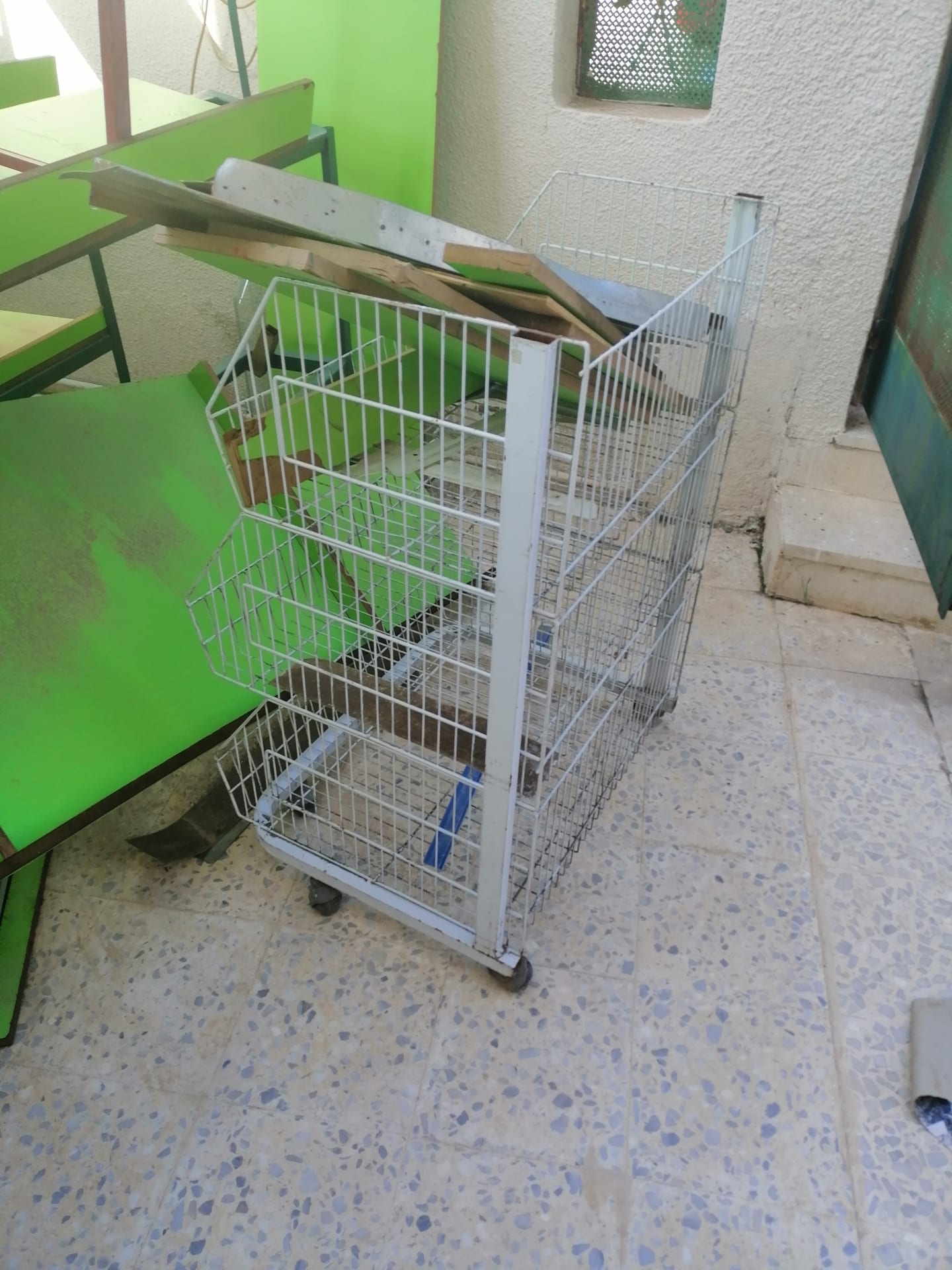 ستاندات خضار وفواكه وستاندات شيبس للبيع
لا تنسَ أنك شاهدت هذا الإعلان في عنكبوت
ستاندات خض...