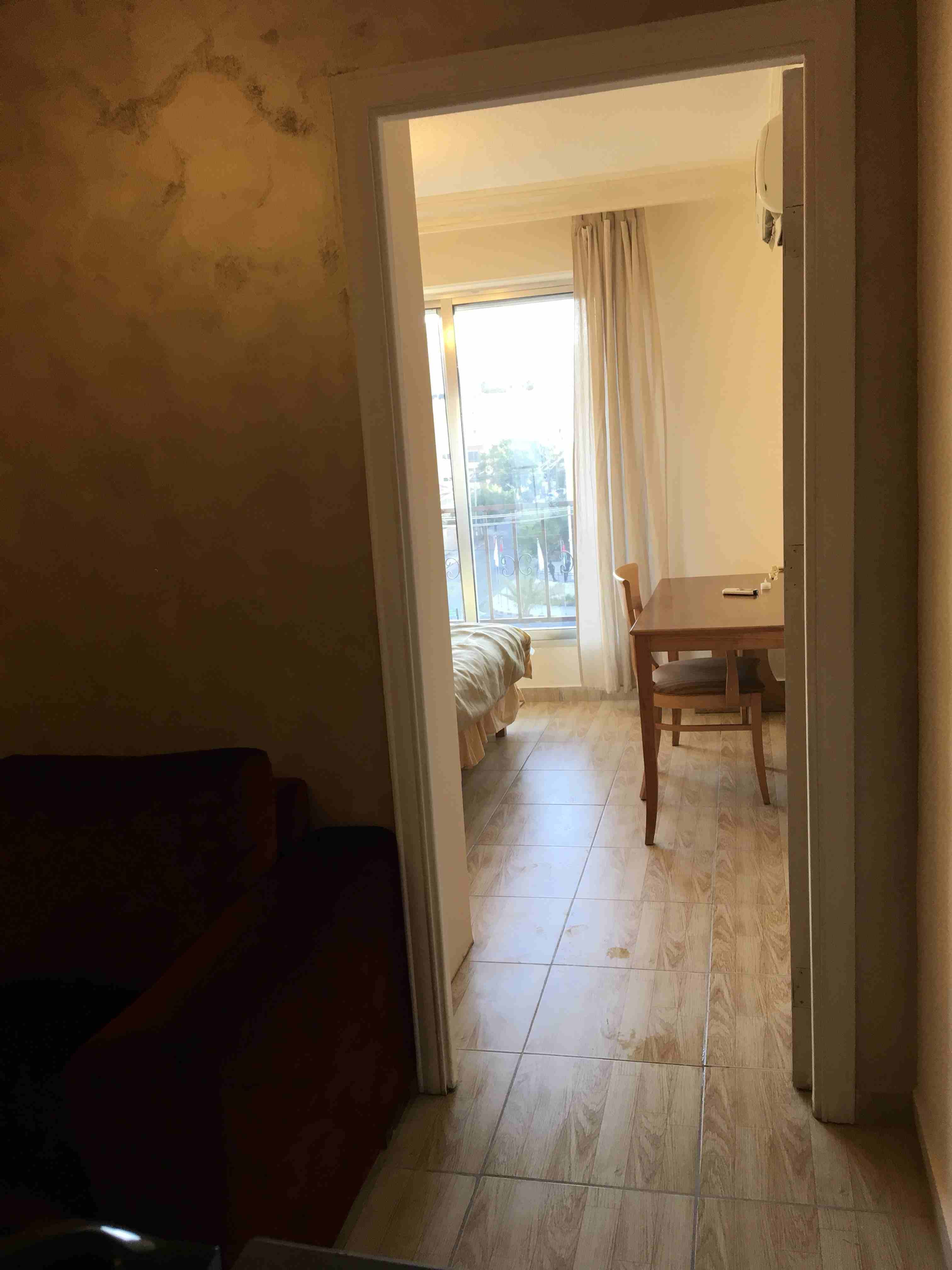 ستوديو مفروش فاخر خلف الهوليدي ان Furnished studio (next to holiday-inn hotel) للبيع او الإيجار
لا تنسَ أنك شاهدت هذا الإعلان في عنكبوت...