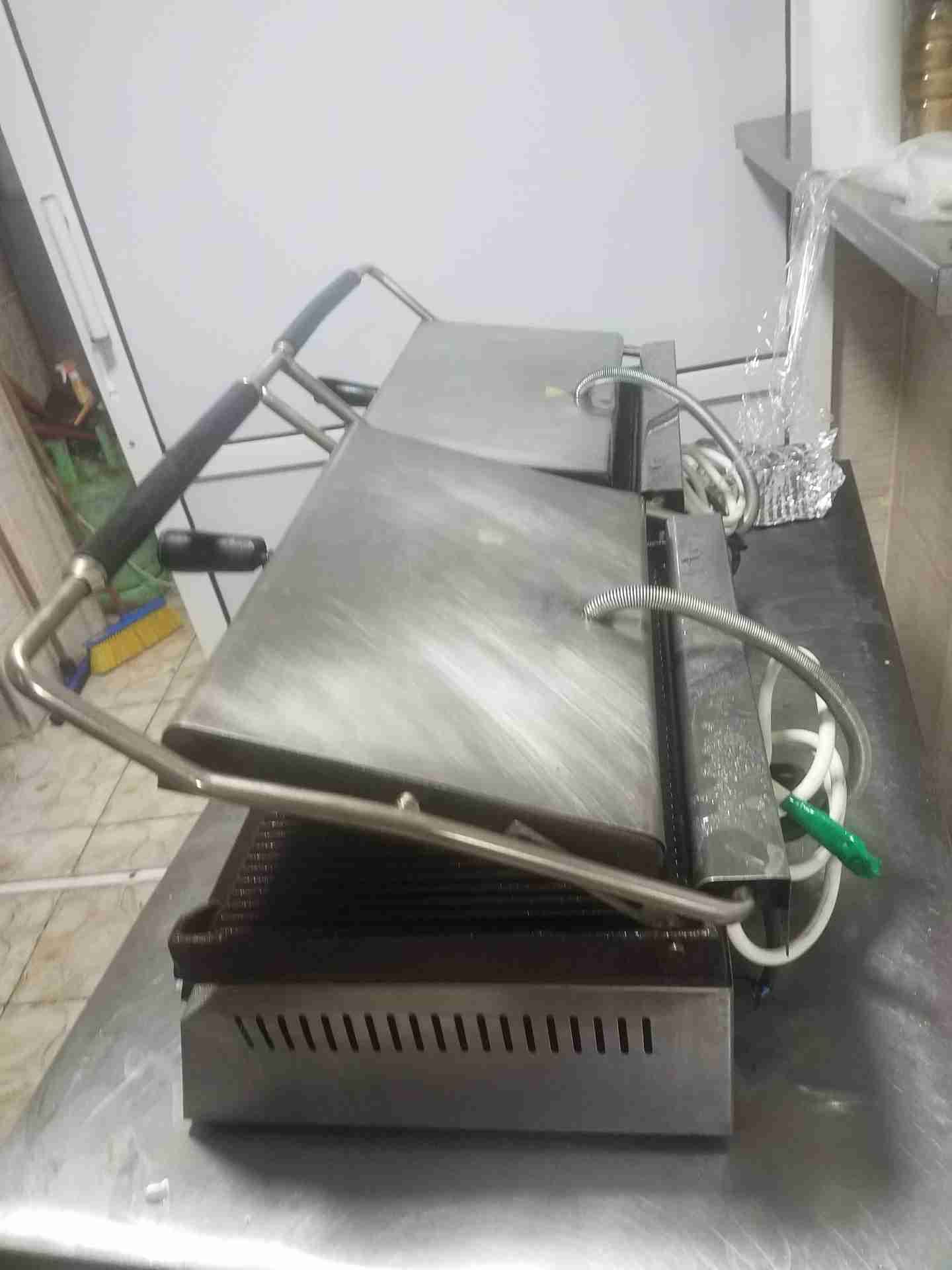 قرل تسخين بحال الوكاله استعمال بسيط
لا تنسَ أنك شاهدت هذا الإعلان في عنكبوت
قرل لتسخين السان...