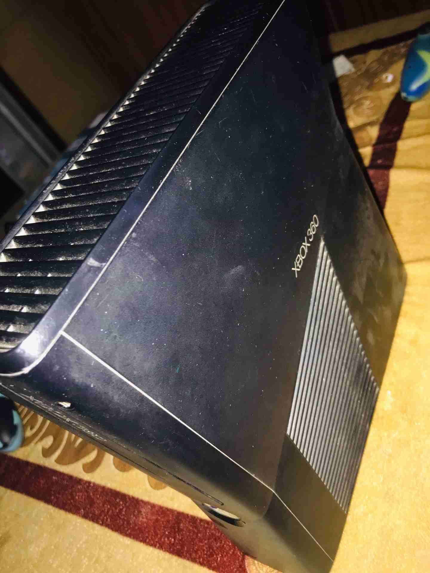 اكس بوكس 360 مع كاميره و اكثر من 70 لعبه و ستيرن و 3 ايد للعب بسعر مغري جداً
لا تنسَ أنك شاهدت هذا الإعلان في عنكبوت...