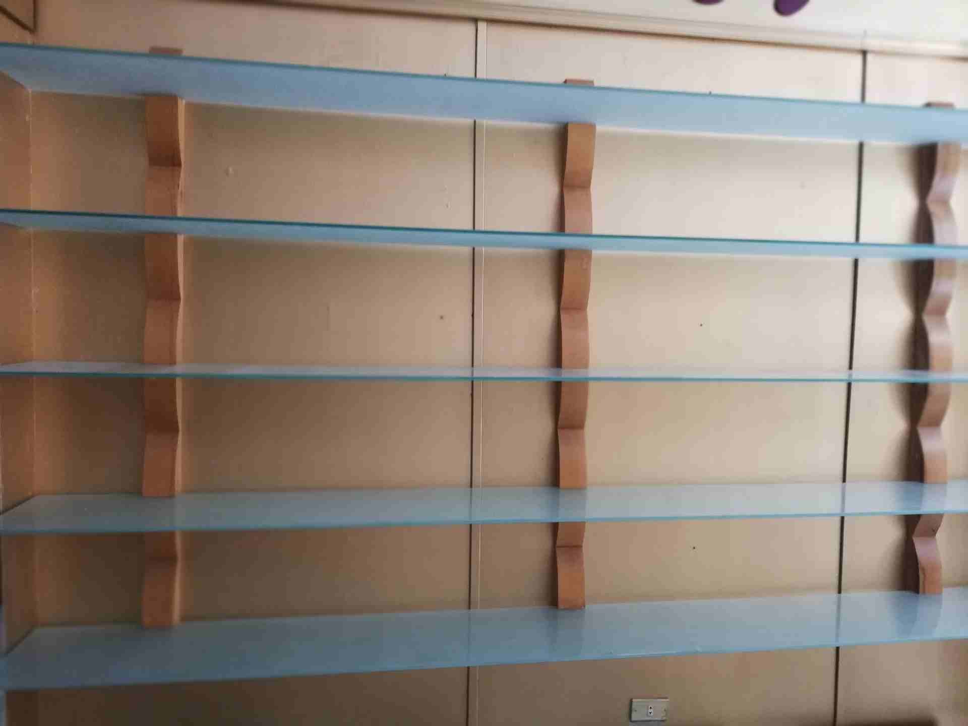 ديكور محل ملابس
لا تنسَ أنك شاهدت هذا الإعلان في عنكبوت
ملكانات مكتب ستاندات كاونترات مكت...