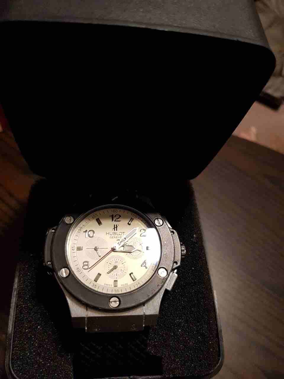 ساعه hublot
لا تنسَ أنك شاهدت هذا الإعلان في عنكبوت
ساعة HUBLOT كوبي جديده جميع العدادات شغاله
ت...