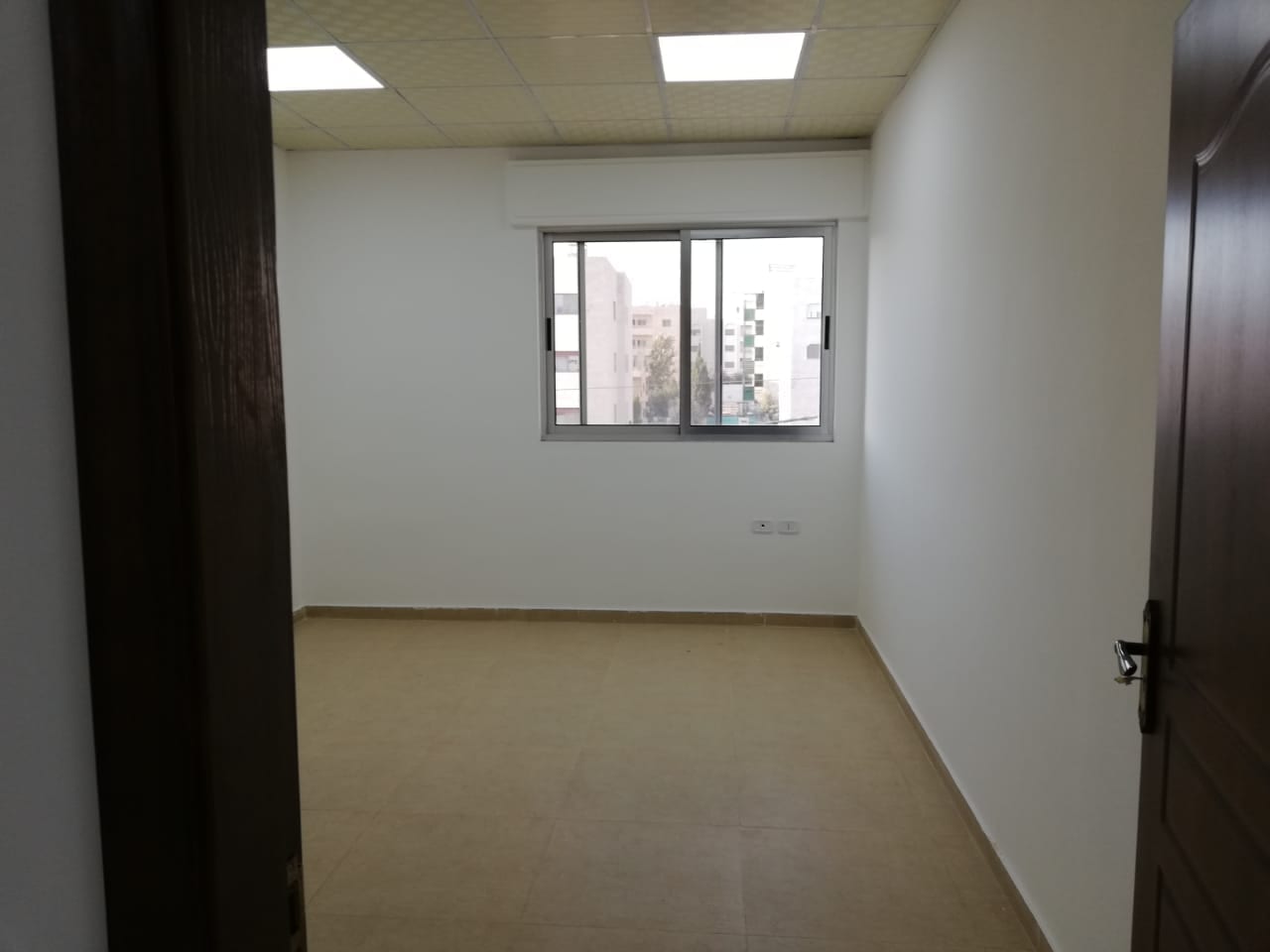 مكاتب فخمة مساحات مختلفة للايجار شارع الحرية إشارات أبو زغلة
لا تنسَ أنك شاهدت هذا الإعلان في عنكبوت...