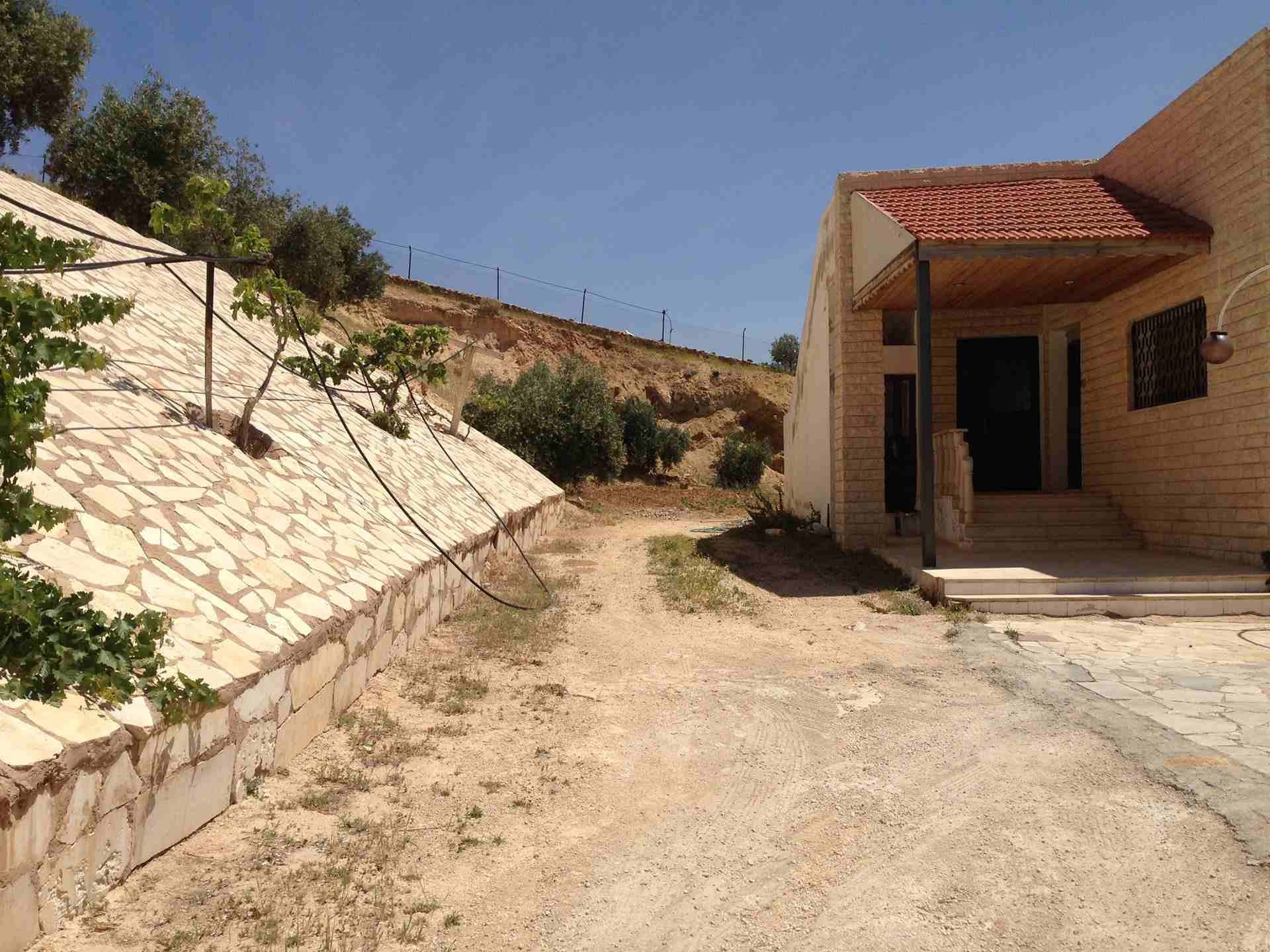 مزرعة للبيع على شارع الاردن
لا تنسَ أنك شاهدت هذا الإعلان في عنكبوت
مزرعة للبيع تقع على شارع الار...