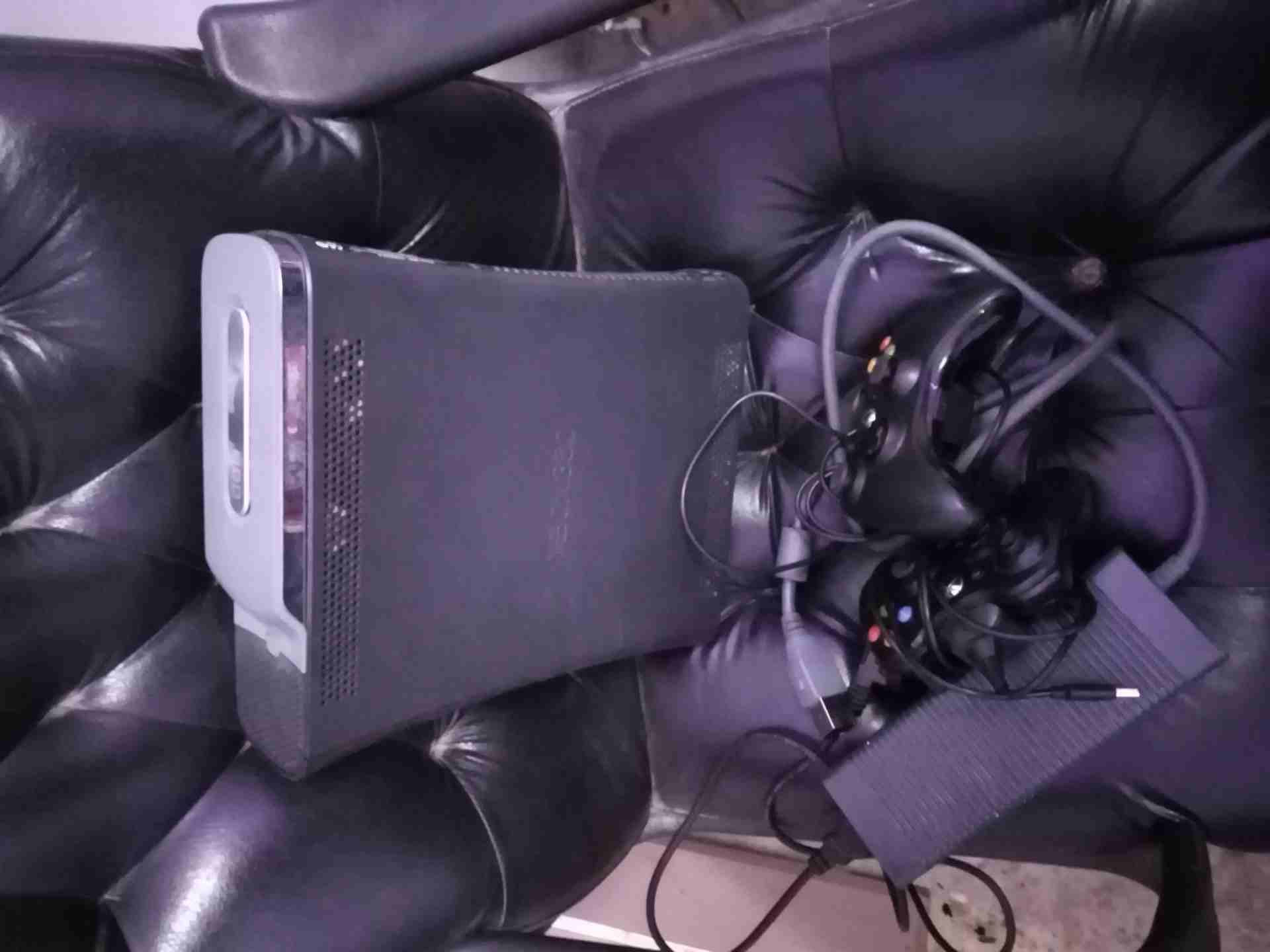 X Box 360
لا تنسَ أنك شاهدت هذا الإعلان في عنكبوت
X Box 360
بحالة الوكاالة..
يد لا سلكي عدد 2 ،...