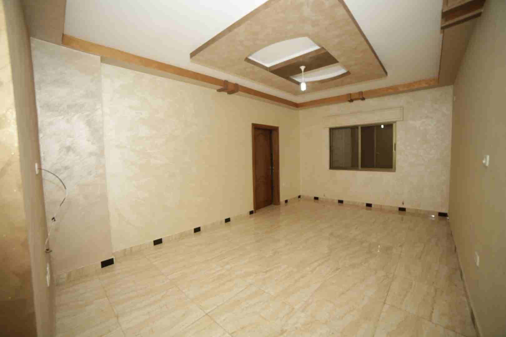 شقه طابق ثالث 180 متر مربع حي الكوم - شفا بدران عمارة امير
لا تنسَ أنك شاهدت هذا الإعلان في عنكبوت...