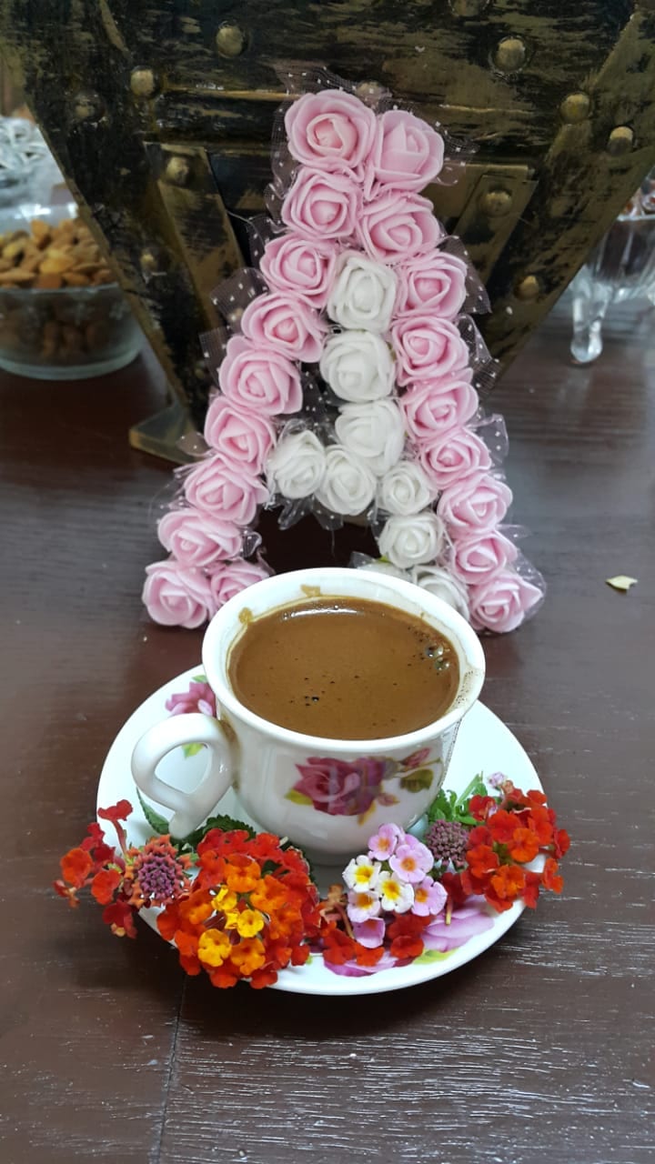 ورد صناعي
لا تنسَ أنك شاهدت هذا الإعلان في عنكبوت
تنسيقات زهور صناعية ومسكات عرائس واحرف ورد...