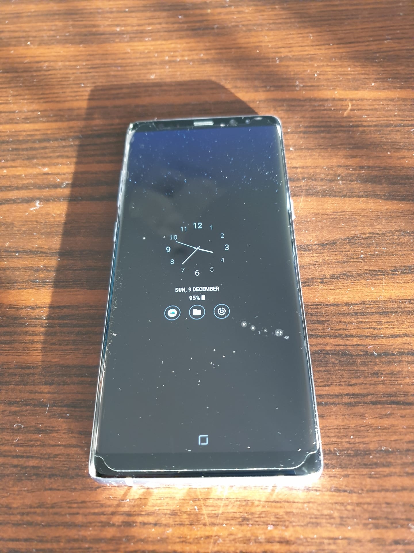 جهاز نوت 8
لا تنسَ أنك شاهدت هذا الإعلان في عنكبوت
جهاز نوت 8 بحالة ممتازة
كفالة بي سي آي
لو...