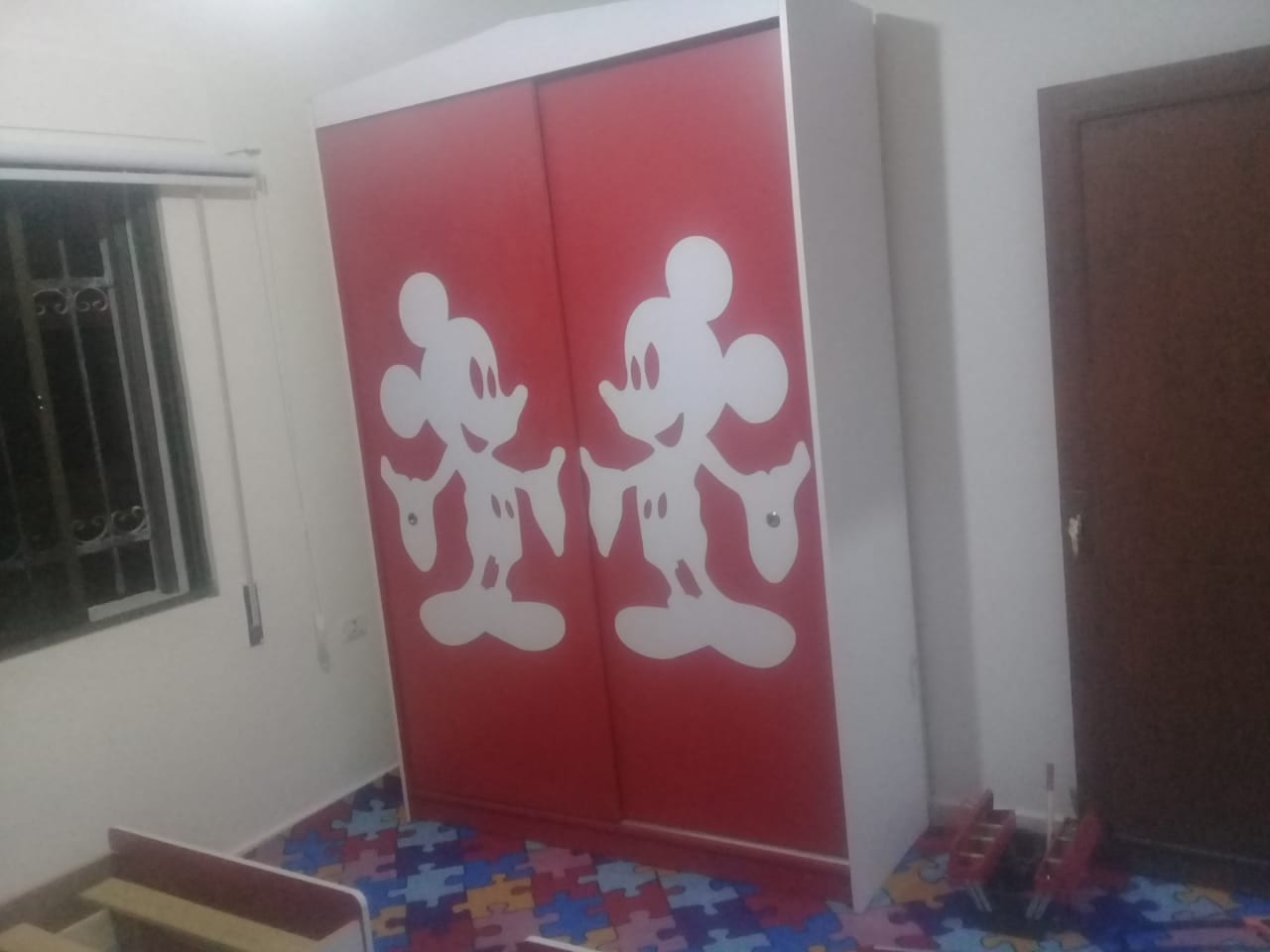 غرف اطفال خشب لاتي ابتداء من 290دينار
لا تنسَ أنك شاهدت هذا الإعلان في عنكبوت
سحاب الشارع الر...