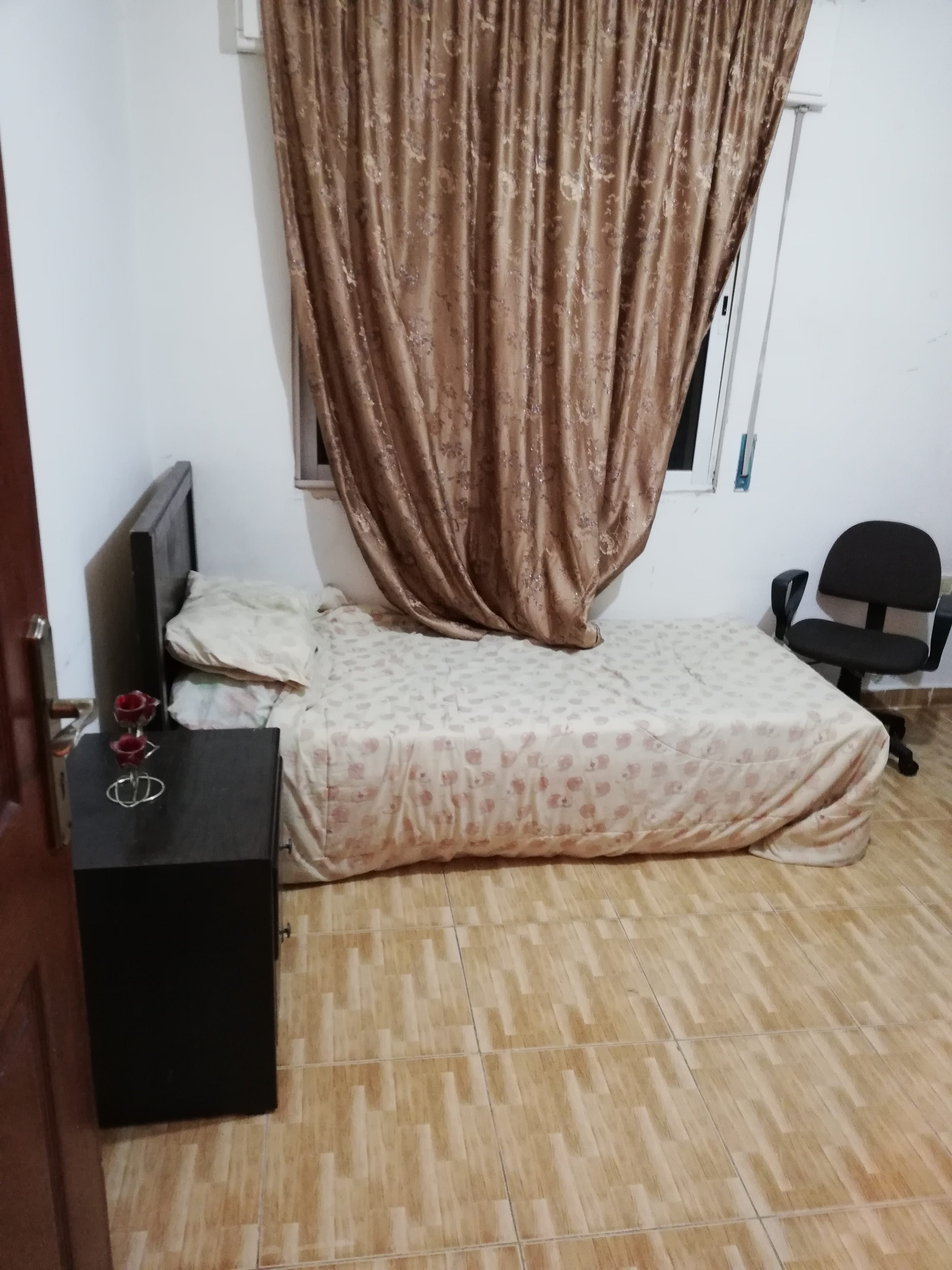 شقق مفروشة للايجار مقابل الجامعة الاردنية
لا تنسَ أنك شاهدت هذا الإعلان في عنكبوت
غرفة و صالة...