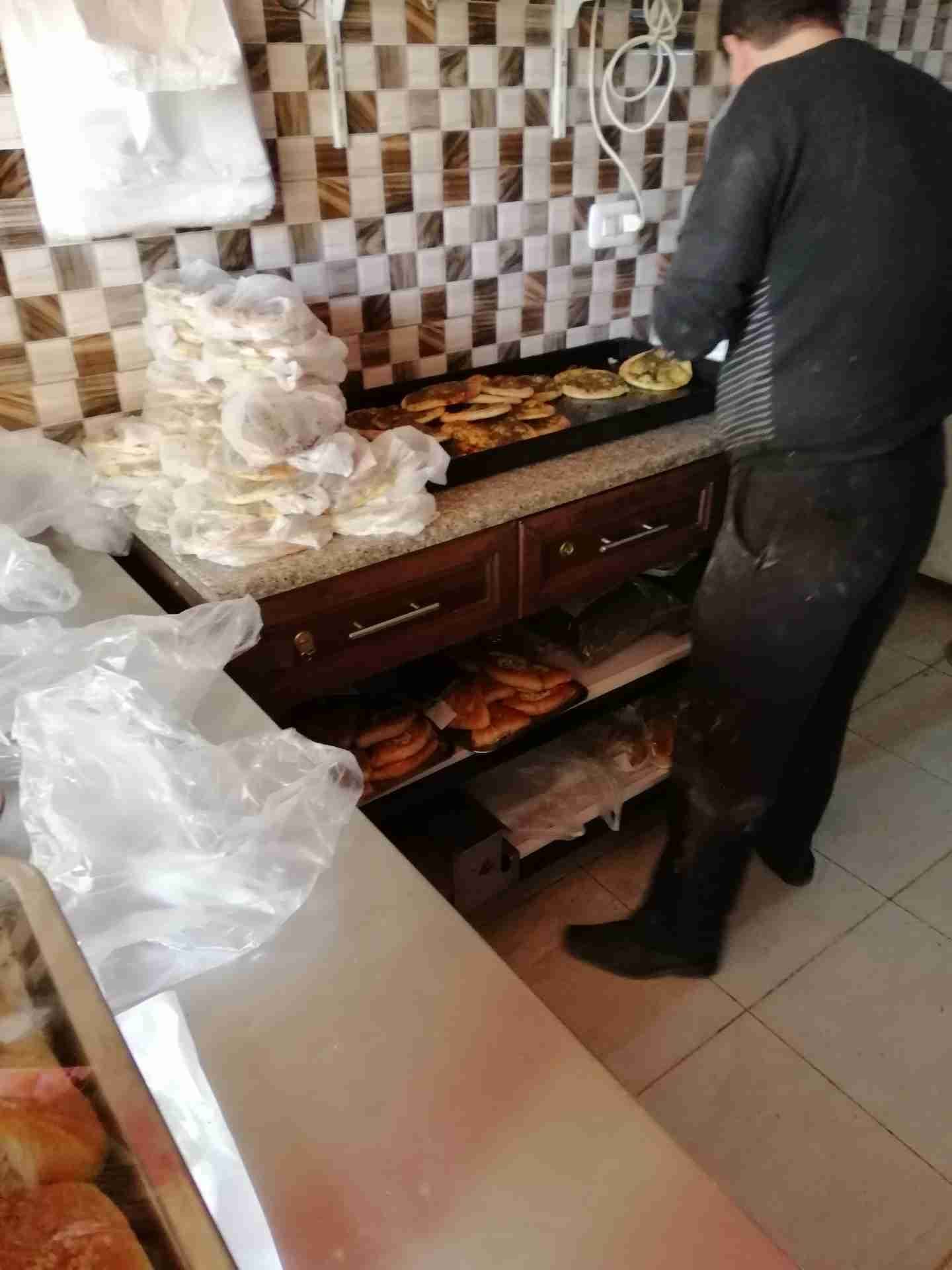 محل معجنات للبيع بطلبياته/ في مخيم الحسين
لا تنسَ أنك شاهدت هذا الإعلان في عنكبوت
محل معجنات...