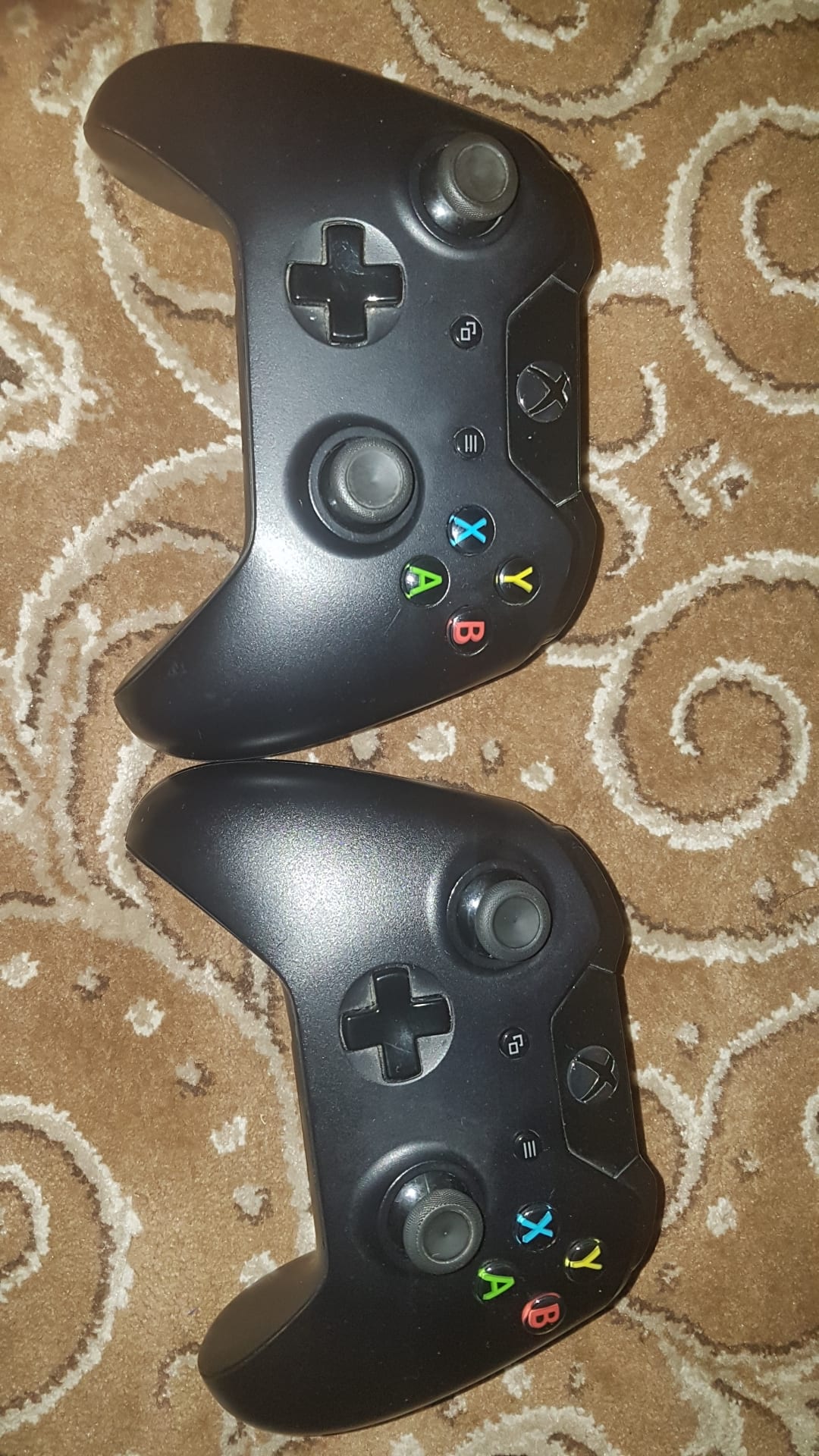 xbox one للبيع بسعر مغري
لا تنسَ أنك شاهدت هذا الإعلان في عنكبوت
بحالة جيدة
4 العاب forza ho...