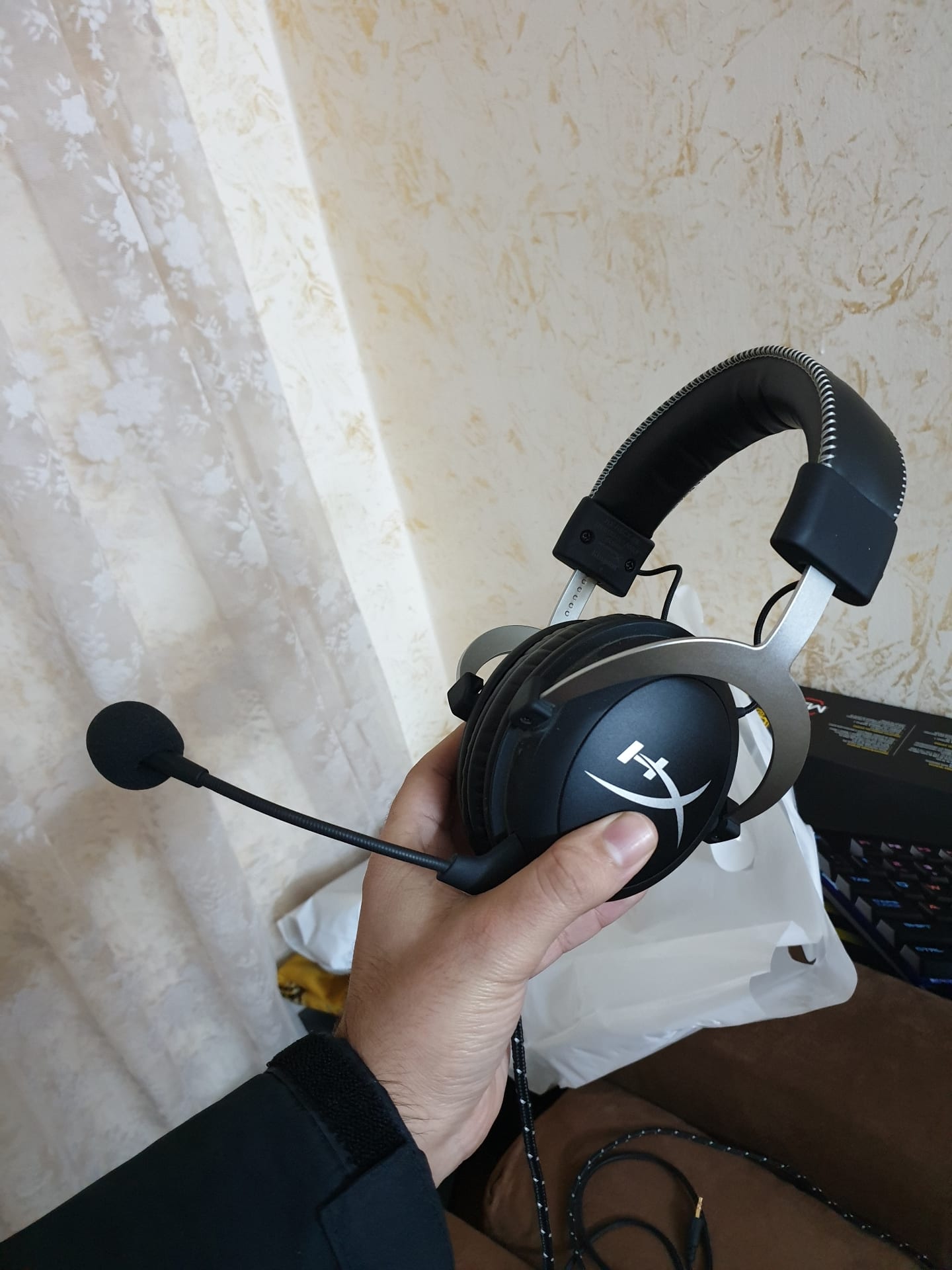Gaming Mouse & Keyboard & Headset like new
لا تنسَ أنك شاهدت هذا الإعلان في عنكبوت
Hy...