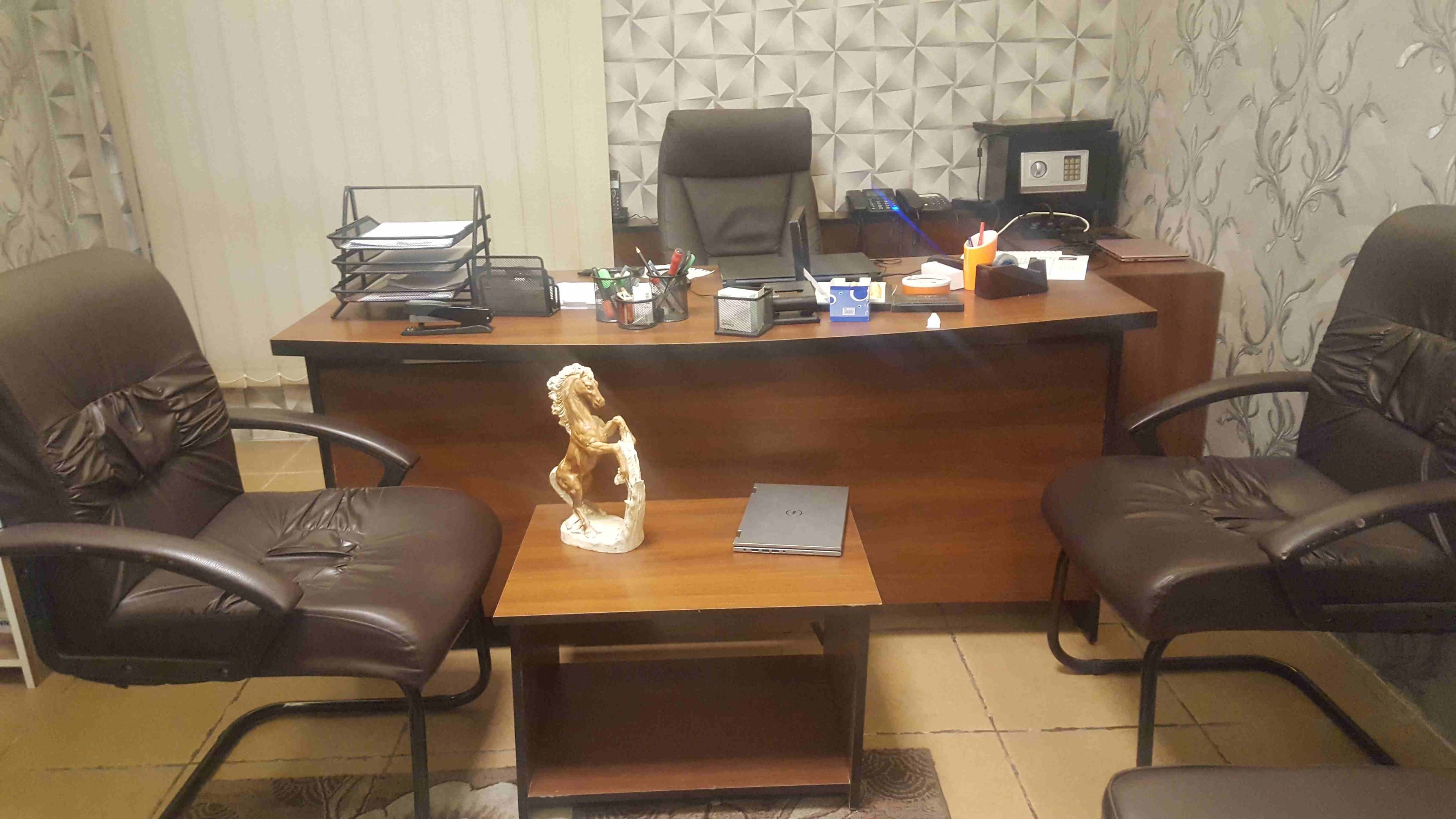 مكتب مؤثث للأيجار
لا تنسَ أنك شاهدت هذا الإعلان في عنكبوت
يتوفر مكاتب مفروشة و مزوده بالخدمات من...