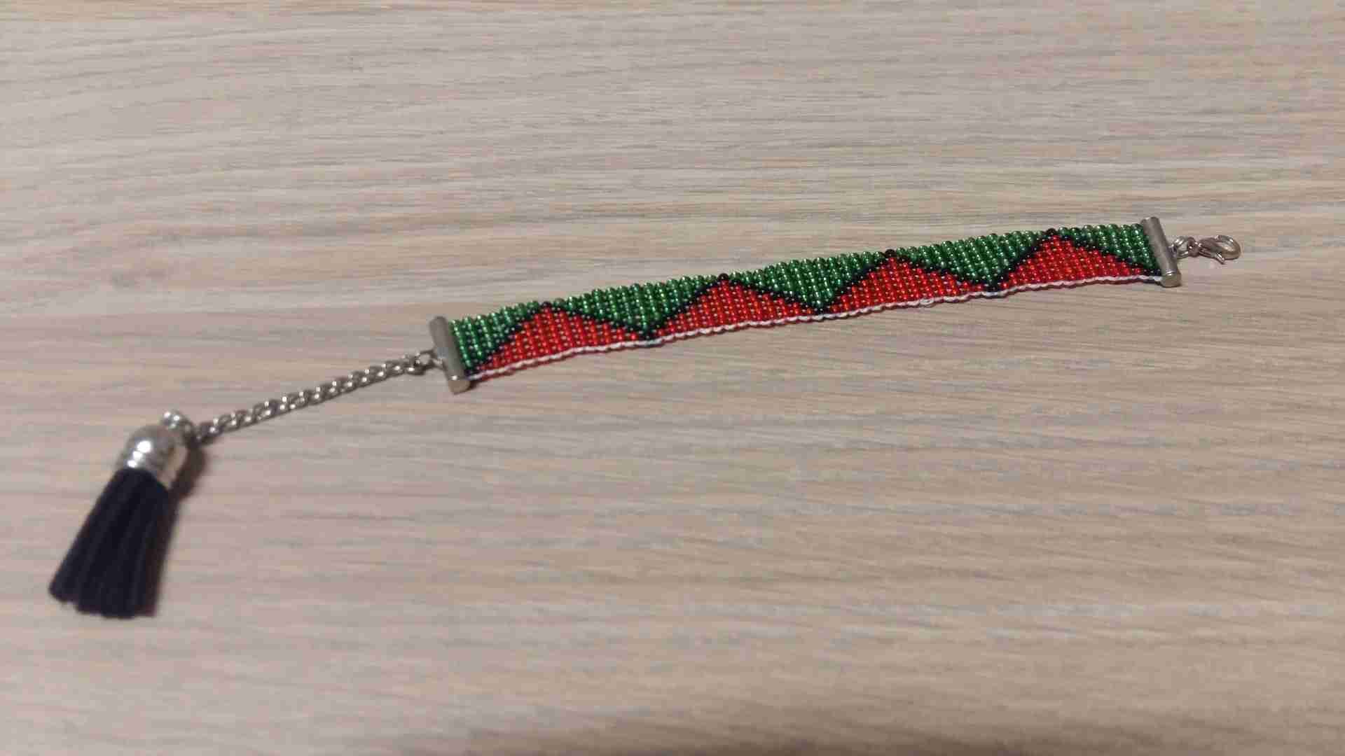 اساور يد بالخرز
لا تنسَ أنك شاهدت هذا الإعلان في عنكبوت
اساور يد بالخرز
شغل يدوي 100%
اساو...