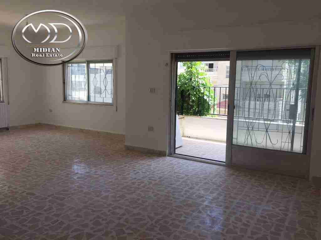 شقه طابق اول من فيلا فارغه للايجار السابع خلف جنيفا
لا تنسَ أنك شاهدت هذا الإعلان في عنكبوت
ر...
