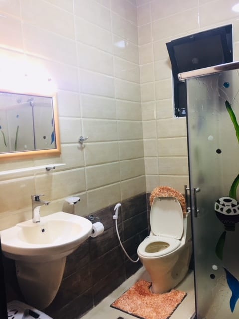 deluxe furnished apartment
لا تنسَ أنك شاهدت هذا الإعلان في عنكبوت
Deluxe furnished apartment...