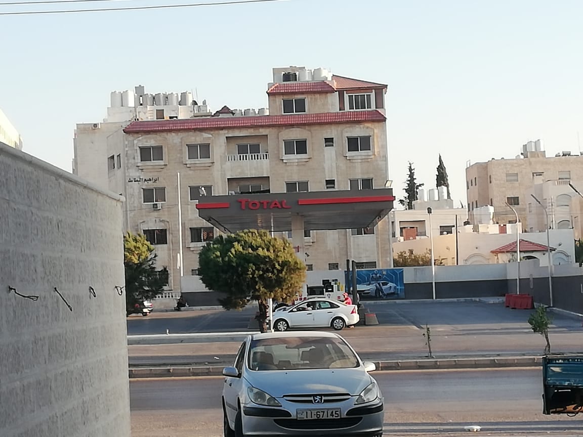 مكاتب فخمة مساحات مختلفة للايجار شارع الحرية إشارات أبو زغلة
لا تنسَ أنك شاهدت هذا الإعلان في عنكبوت...