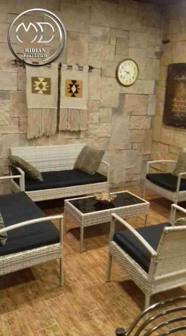 فيلا فارغه للبيع الامير راشد قرب دوار البريد مساحه 430م مع ترس وحديقه 300 م .
لا تنسَ أنك شاهدت هذا الإعلان في عنكبوت...