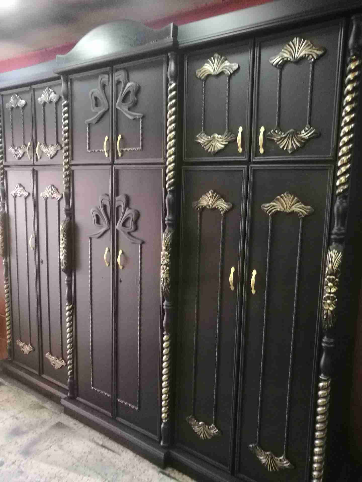 غرفة نوم شبه جديده استعمال خفيف لون اسود و ذهبي لاتيه 18بحاله الوكالة
لا تنسَ أنك شاهدت هذا الإعلان في عنكبوت...