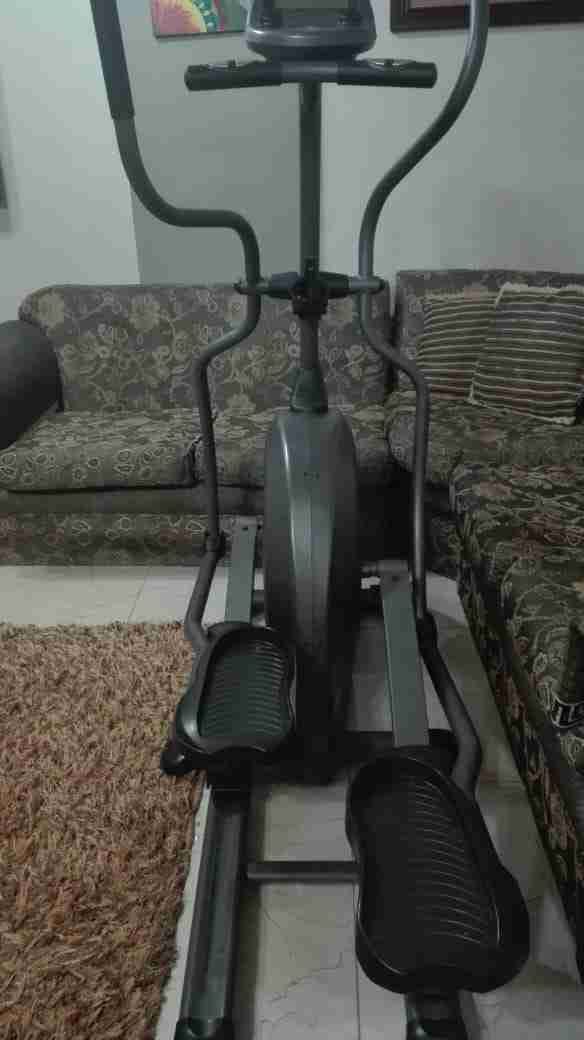 جهاز رياضي Elliptical Training صناعة امريكيه نوع POLAR
لا تنسَ أنك شاهدت هذا الإعلان في عنكبوت...