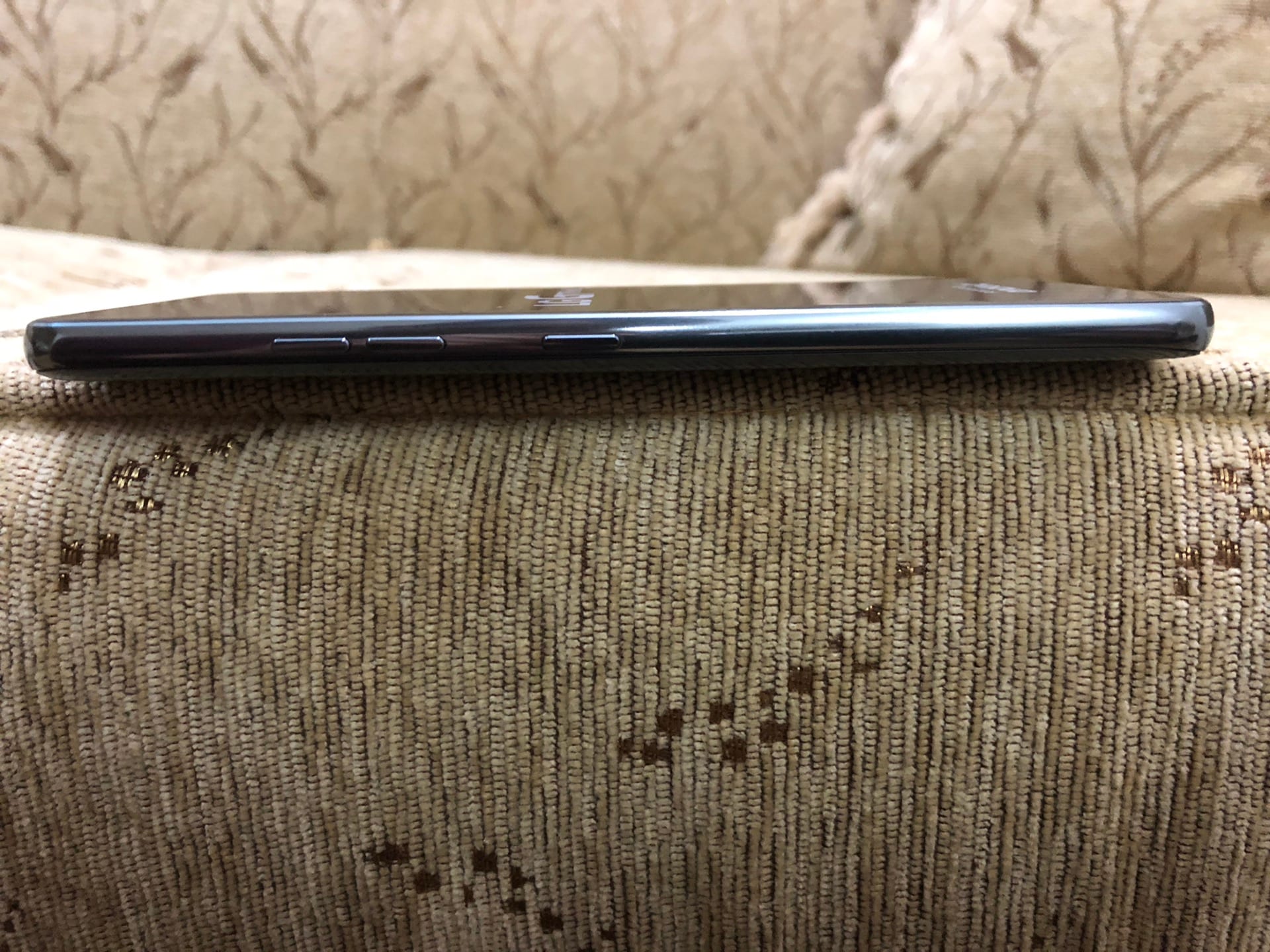 ال جي حي 7 للبيع بسعر مغري LG G7 THINQ
لا تنسَ أنك شاهدت هذا الإعلان في عنكبوت
تلفون ال جي جي...