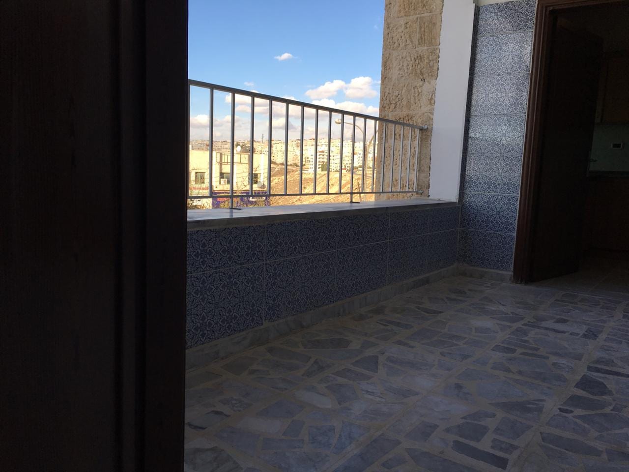 شقه للبيع في البيادر
لا تنسَ أنك شاهدت هذا الإعلان في عنكبوت
شقه للبيع في البيادر مطله على وا...
