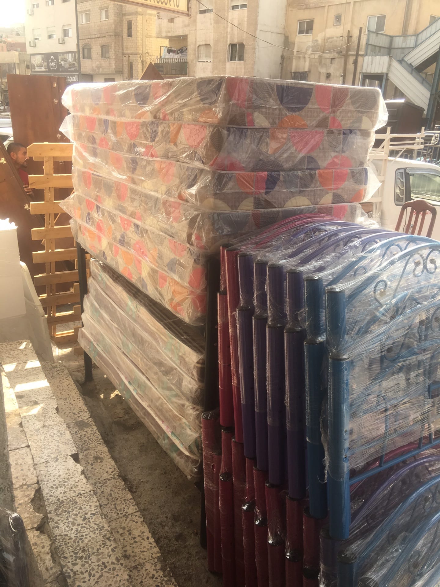 فرشات اسفنج ضغط عالي نوعيه ممتازه ضغط عالي
لا تنسَ أنك شاهدت هذا الإعلان في عنكبوت
فرشات اسفن...