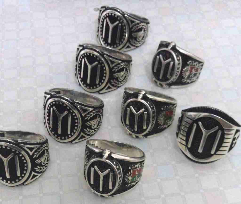 خاتم ارطغرل فضه عيار 925
لا تنسَ أنك شاهدت هذا الإعلان في عنكبوت
خاتم ارطغرل فضه عيار 925 تركي خا...