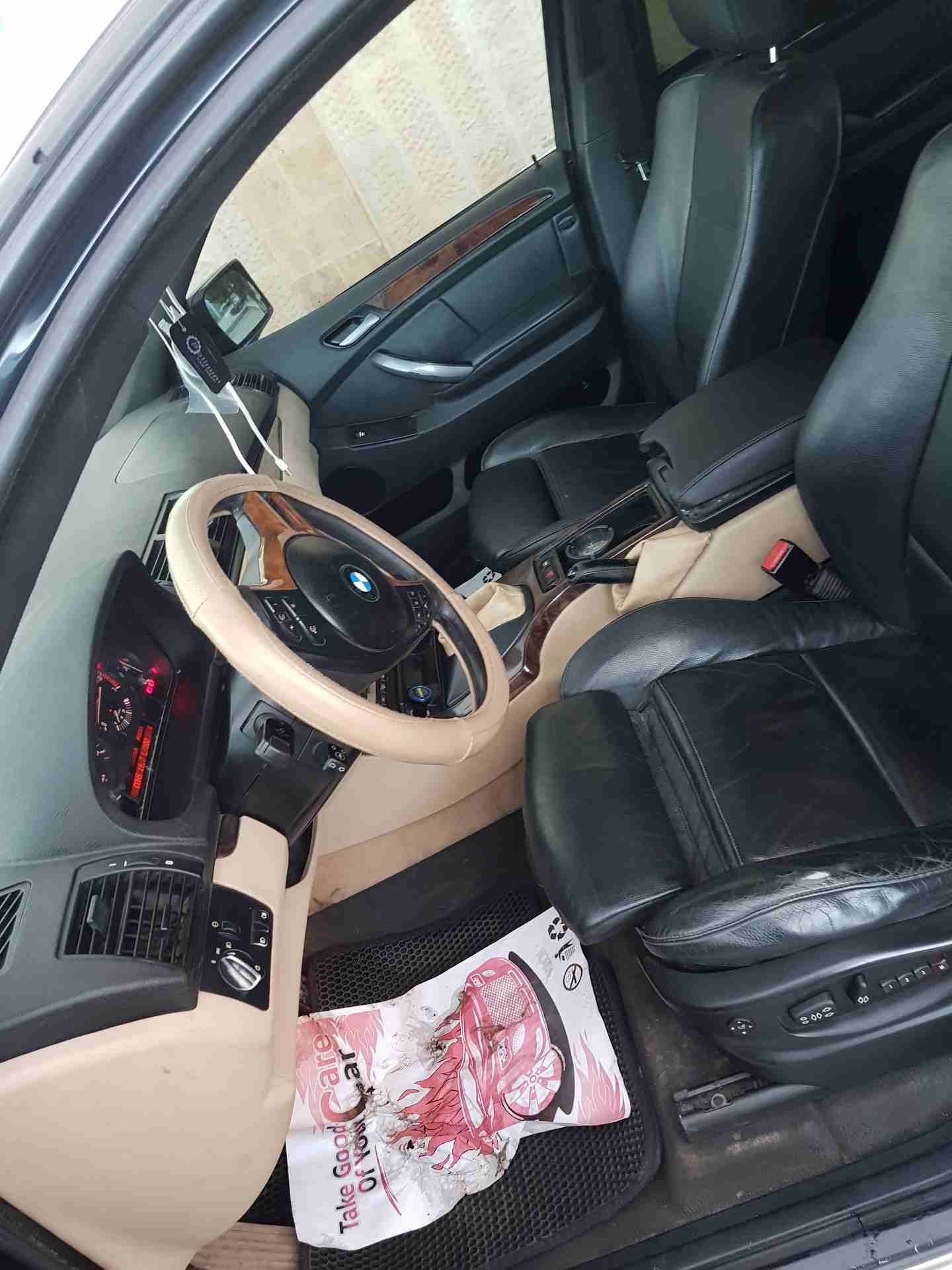 x5 2002 لون كحلي
لا تنسَ أنك شاهدت هذا الإعلان في عنكبوت
x5 لون كحلي 2002
فل كامل
فتحه كرستال
ف...