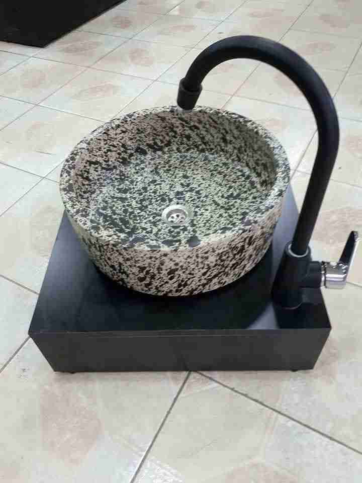 مغاسل حلاقة وكراسي بدكير
لا تنسَ أنك شاهدت هذا الإعلان في عنكبوت
كل ما يتعلق بصالونات الحلاقة...