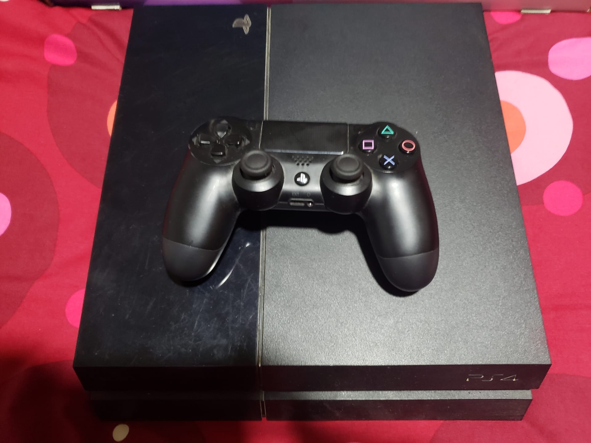 بلايستيشن 4 لقطه ps4 playstation 4
لا تنسَ أنك شاهدت هذا الإعلان في عنكبوت
الجهاز والإيد شبه...