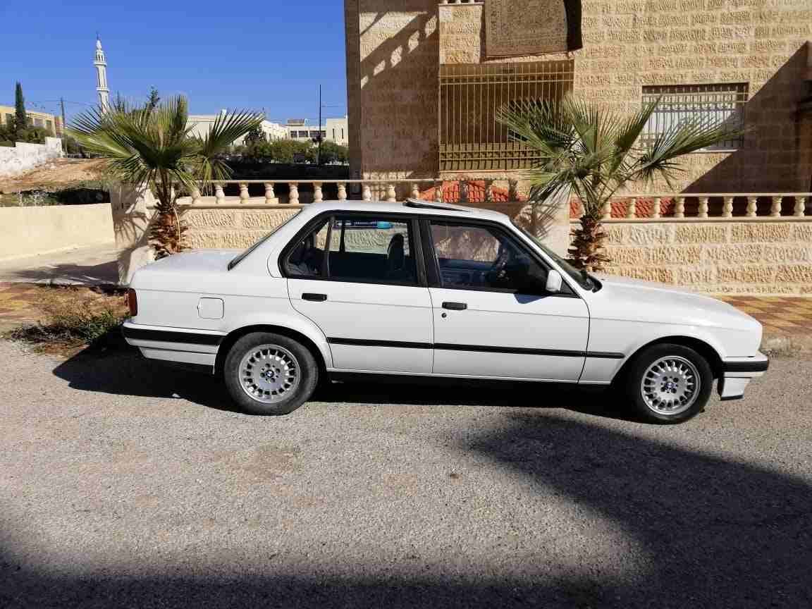 بي ام دبليو بوز نمر فحص كامل ستاندر موديل 1989 فل عدا الجير
لا تنسَ أنك شاهدت هذا الإعلان في عنكبوت...