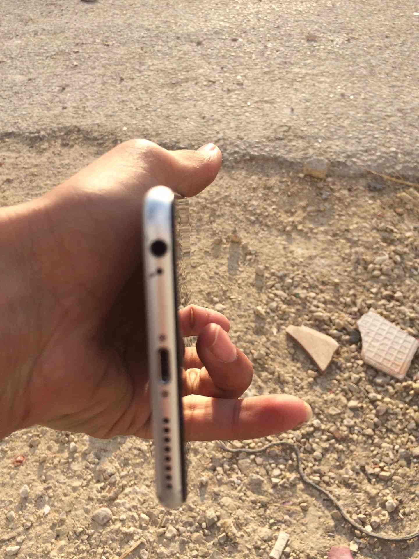 iphone 6 plus space grey black 64g
لا تنسَ أنك شاهدت هذا الإعلان في عنكبوت
Works fine great c...
