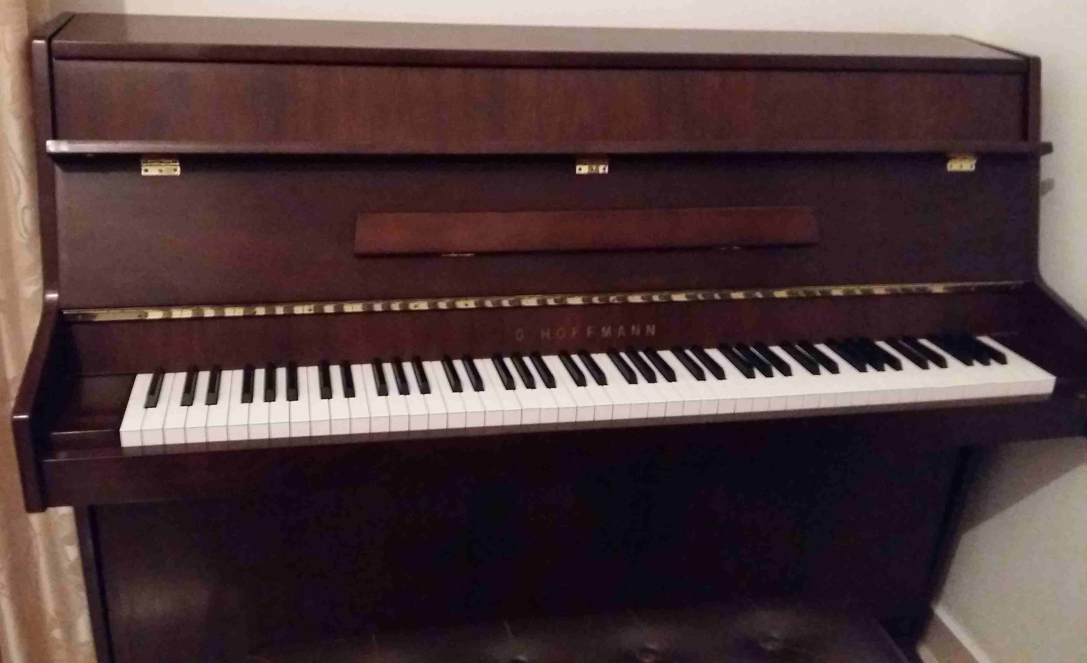 PIANO German Brand بيانو ماركة المانية
لا تنسَ أنك شاهدت هذا الإعلان في عنكبوت
بيانو ماركة الما...