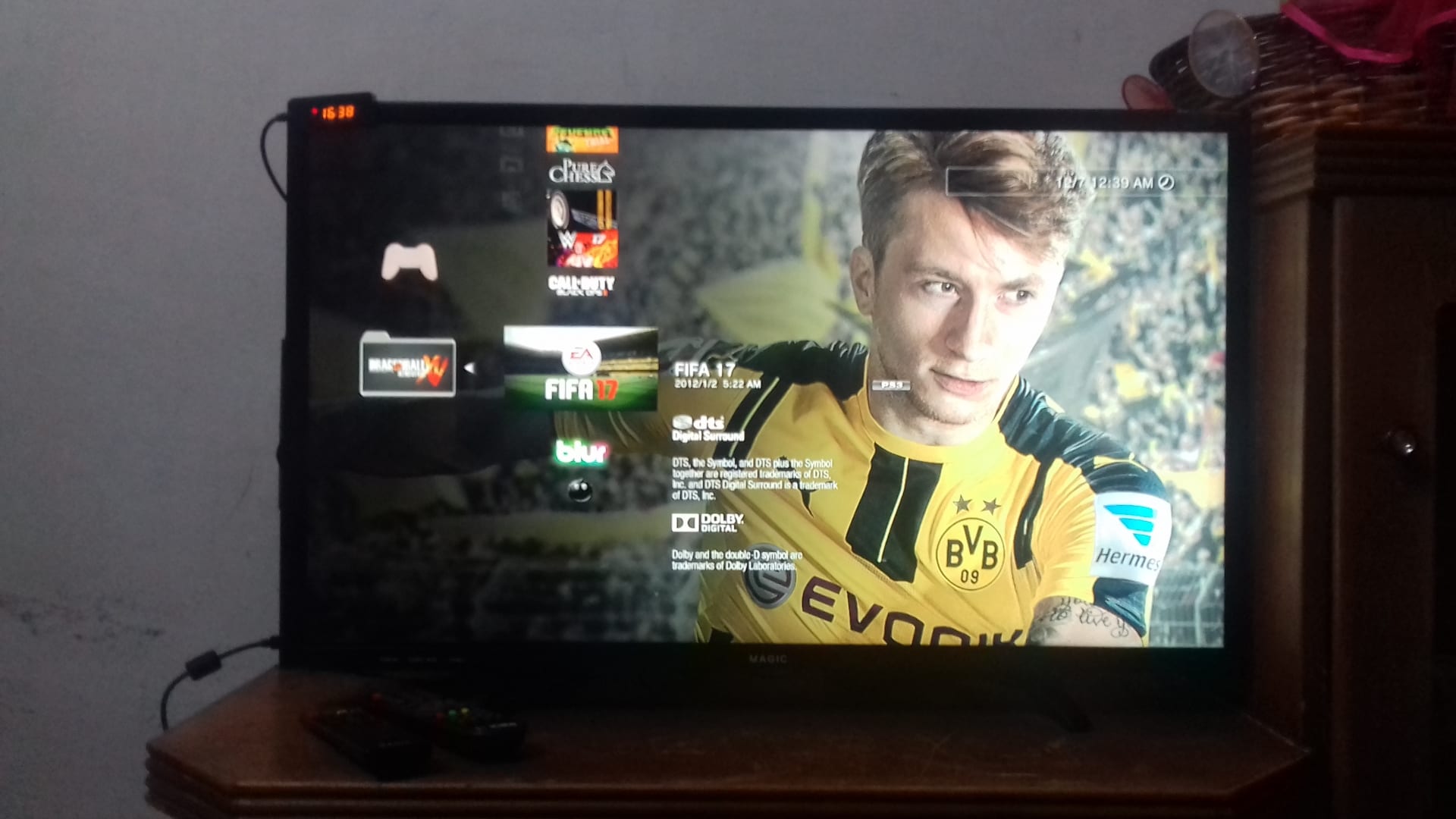 جهاز ps3
لا تنسَ أنك شاهدت هذا الإعلان في عنكبوت
جهاز نضيف استعمال خفيف جدا مع يد وحده جديده...