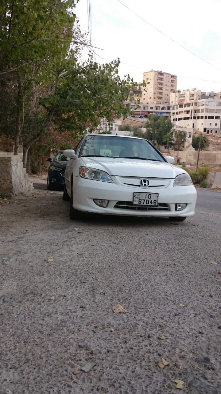 هوندا سيفيك هايبرد 2005
لا تنسَ أنك شاهدت هذا الإعلان في عنكبوت
فول كامل ما عدا الفتحه كشافات...