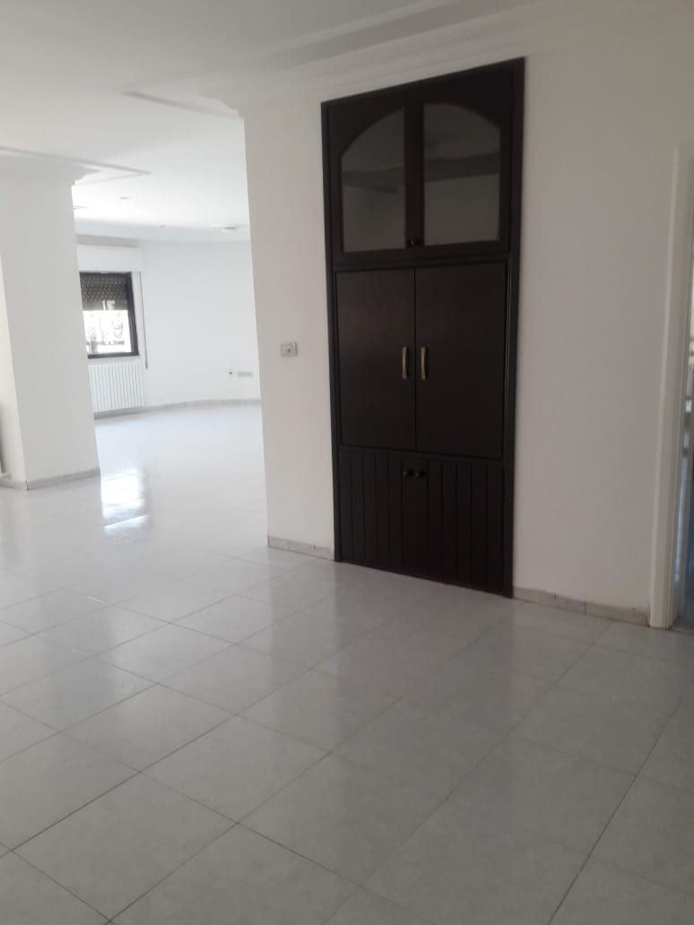 شقه فارغه 220 متر للإيجار في عبدون قرب السفارة البريطانية
لا تنسَ أنك شاهدت هذا الإعلان في عنكبوت...