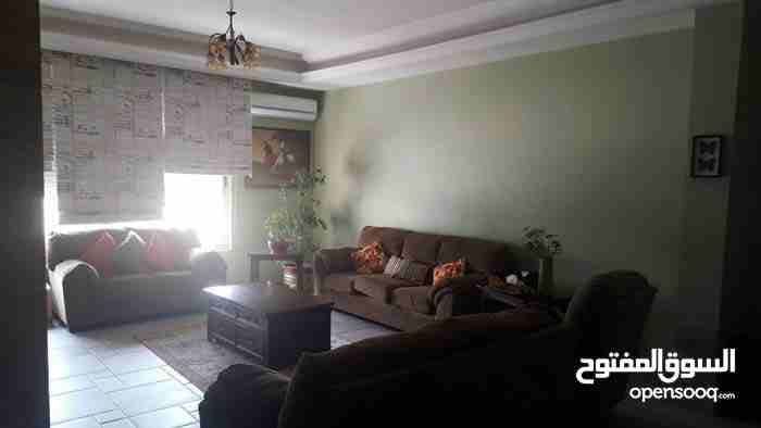 عبدون طابق من فيلا للبيع بسع مغري جدا وبعمر 9سنوات
لا تنسَ أنك شاهدت هذا الإعلان في عنكبوت
عبدون...