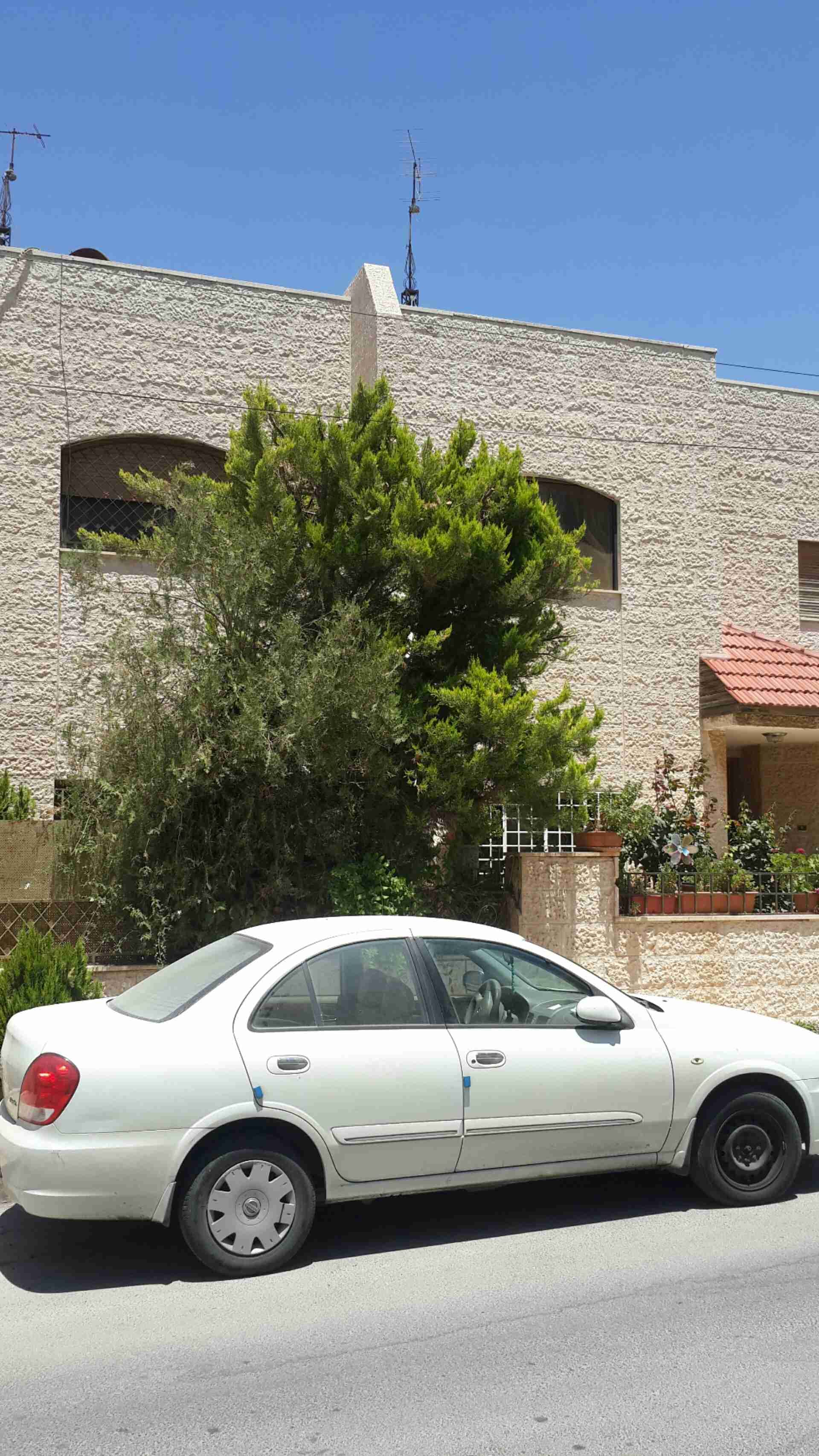 فيلا للبيع خلدا خلف المدارس الانجليزيه مساحه الأرض 400م البناء 350
لا تنسَ أنك شاهدت هذا الإعلان في عنكبوت...