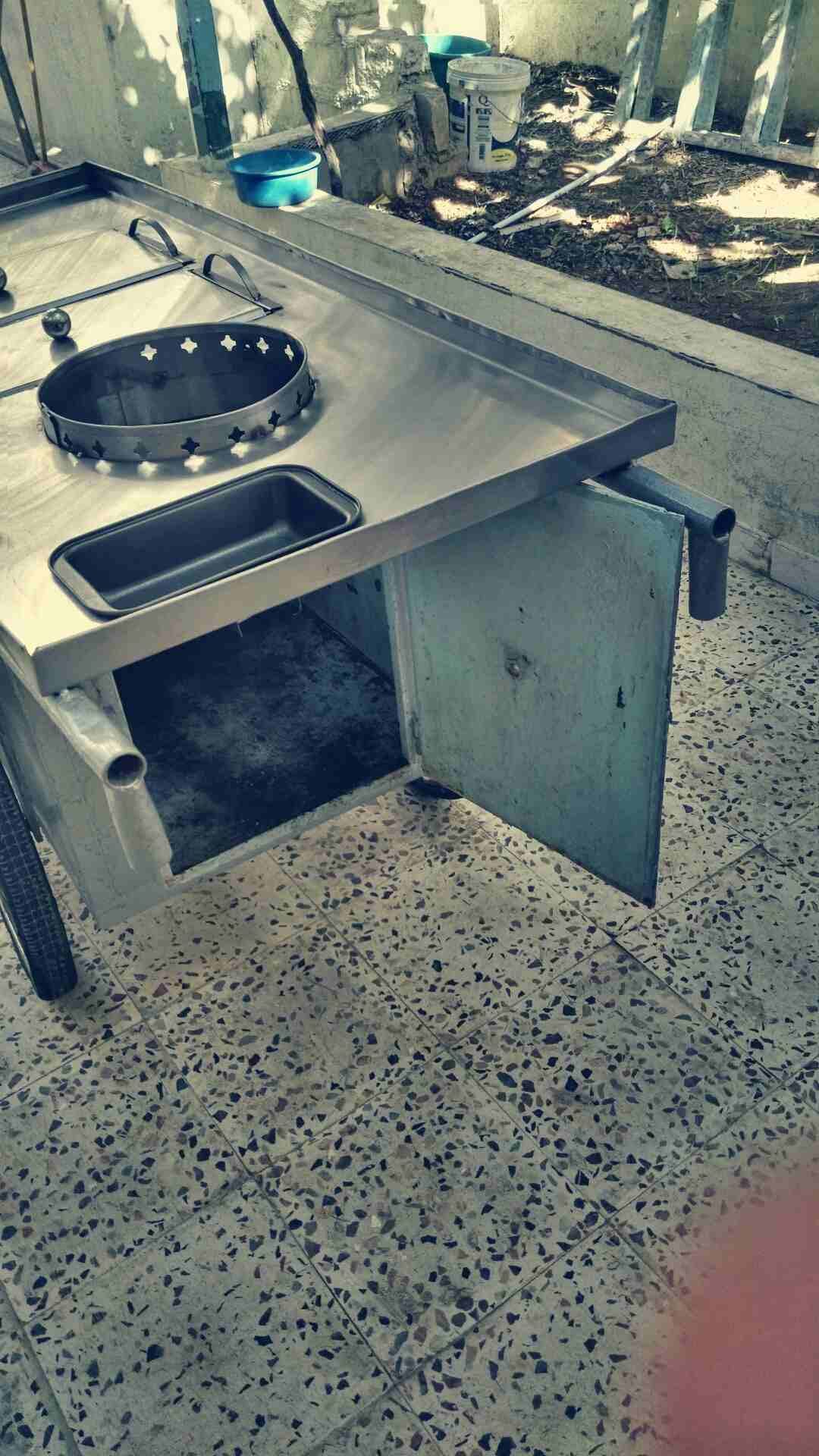 عرباية امفصلة على 2 مقلى و طنجرة ذرة
لا تنسَ أنك شاهدت هذا الإعلان في عنكبوت
العرباية بتتكون من ث...