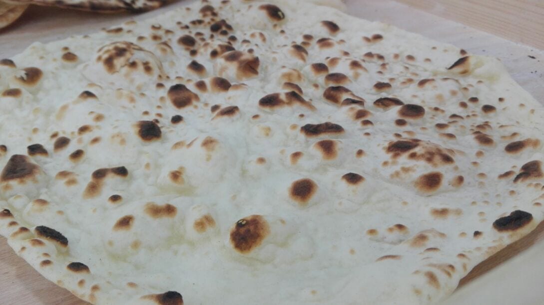 خباز تنور ...سوري الجنسيه
لا تنسَ أنك شاهدت هذا الإعلان في عنكبوت
خباز تنور ...سوري الجنسيه ....