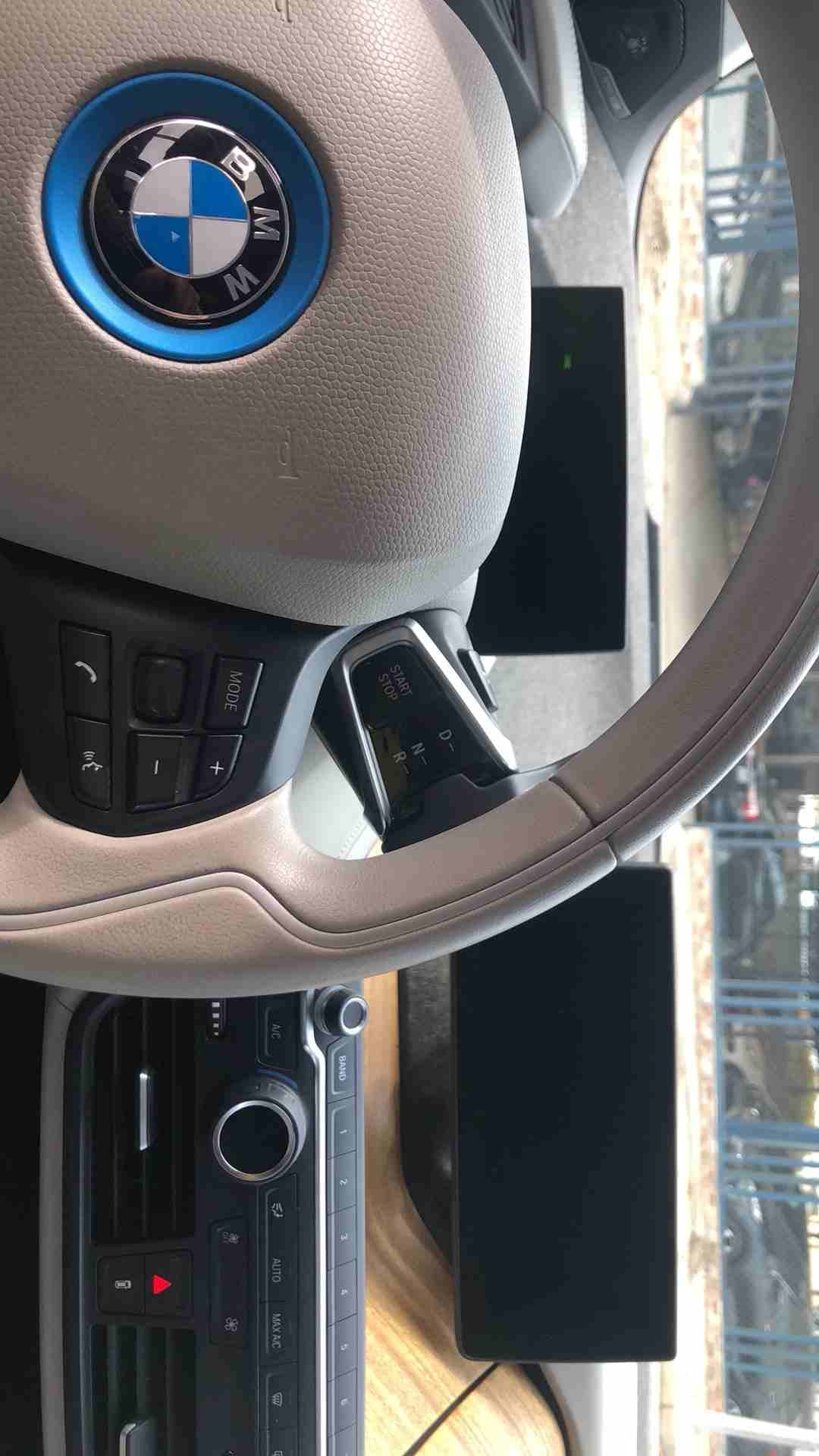 بي ام دبليو i3 بانزين وكهرباء 2014 فل الفل جمرك جديد
لا تنسَ أنك شاهدت هذا الإعلان في عنكبوت
بي...