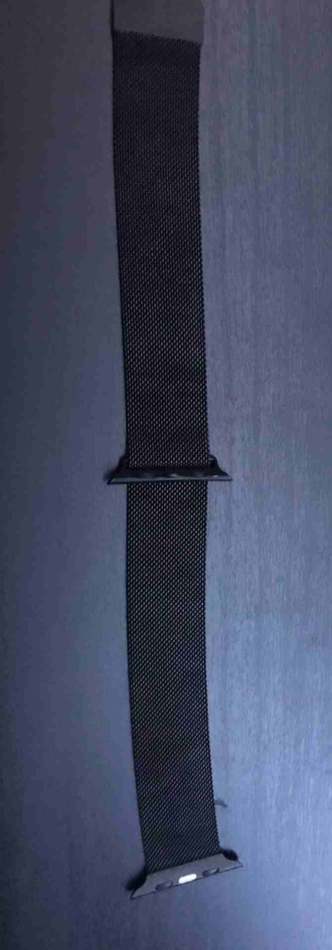 Apple Watch stainless steel band
لا تنسَ أنك شاهدت هذا الإعلان في عنكبوت
New, no box.
42mm
Black...