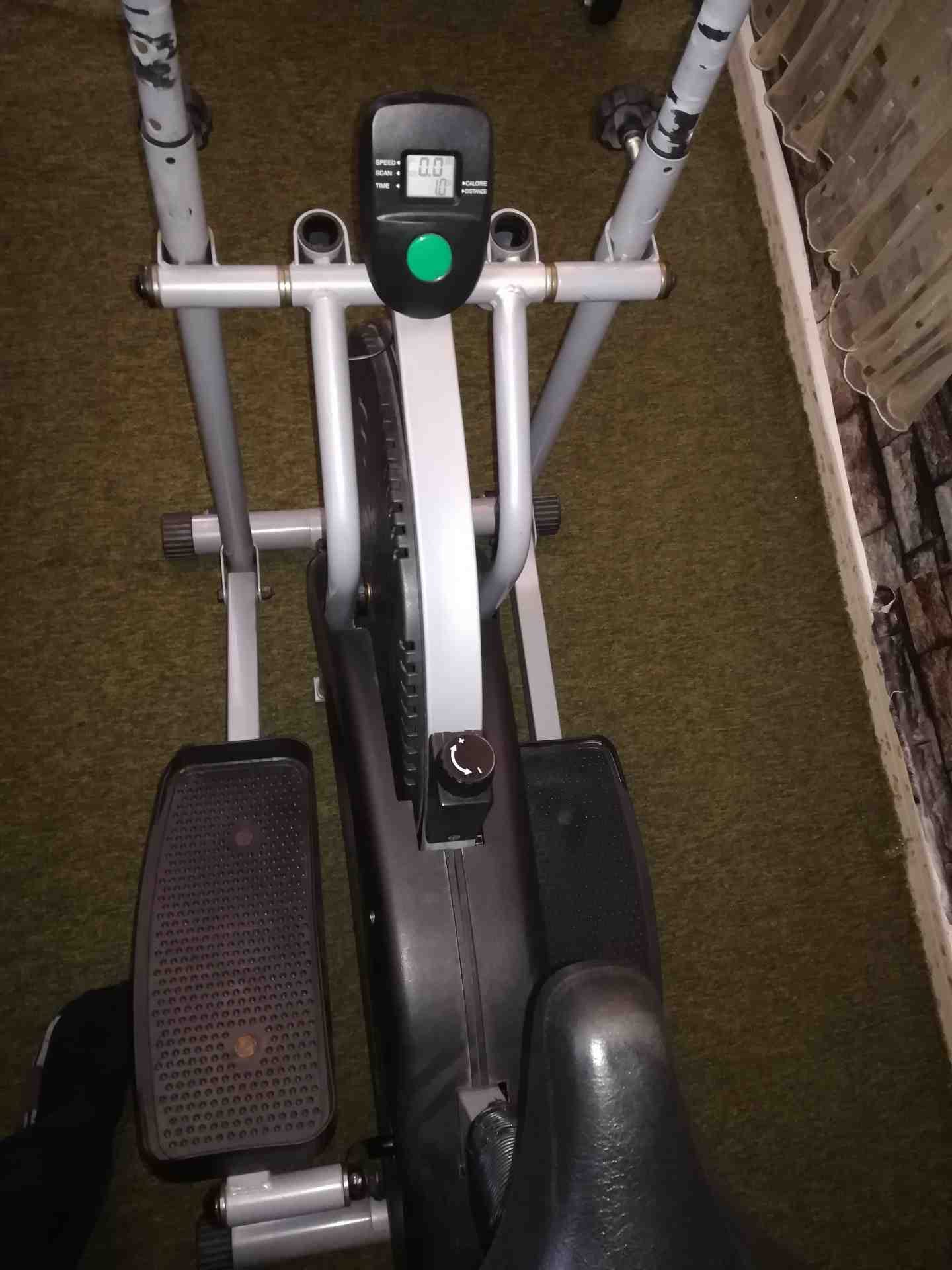 بسكليت وكروس الاوربتراك الرياضي
لا تنسَ أنك شاهدت هذا الإعلان في عنكبوت
جهاز بسكليت وكروس الا...