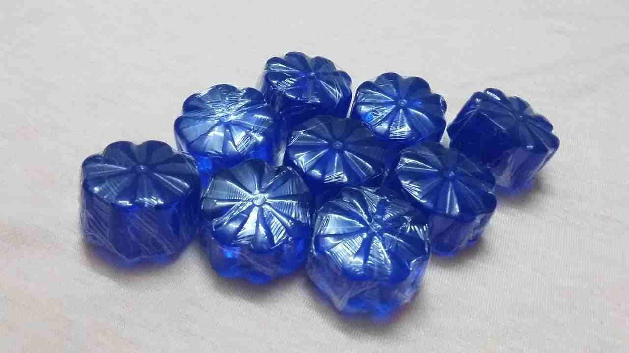 صناعات يدويه
لا تنسَ أنك شاهدت هذا الإعلان في عنكبوت
حروف مزينه و صابون معطر و اطواق بنات وبكل وغ...